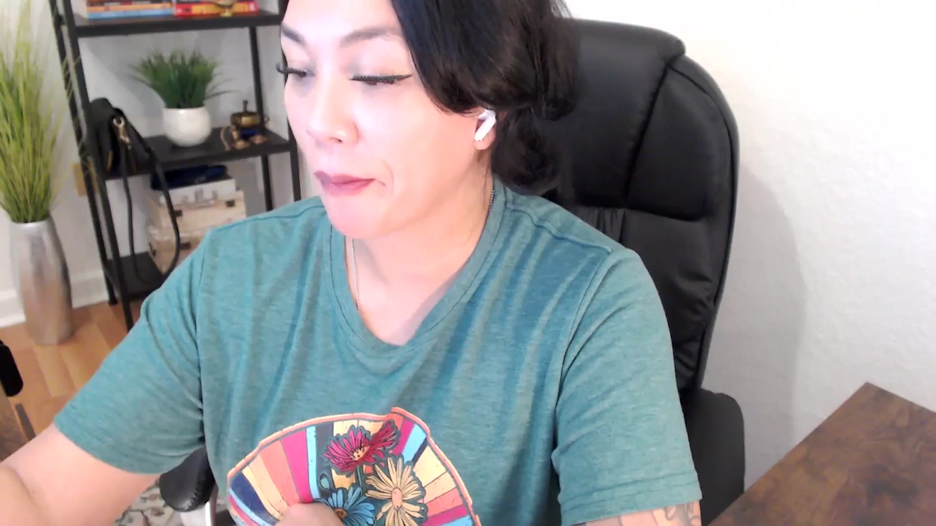 Gallery image thumbnail from MickaylaStar's myfreecams stream on, 02/04/2025, 20:56 image 13 of 20