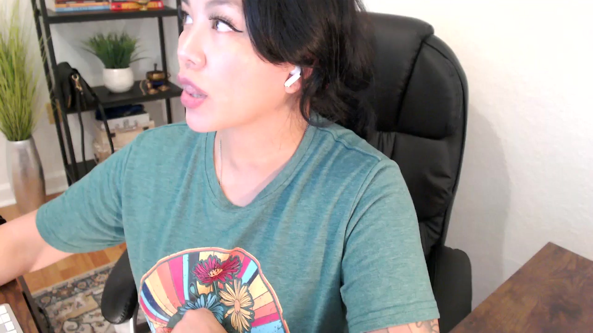 Gallery image thumbnail from MickaylaStar's myfreecams stream on, 02/04/2025, 20:56 image 12 of 20