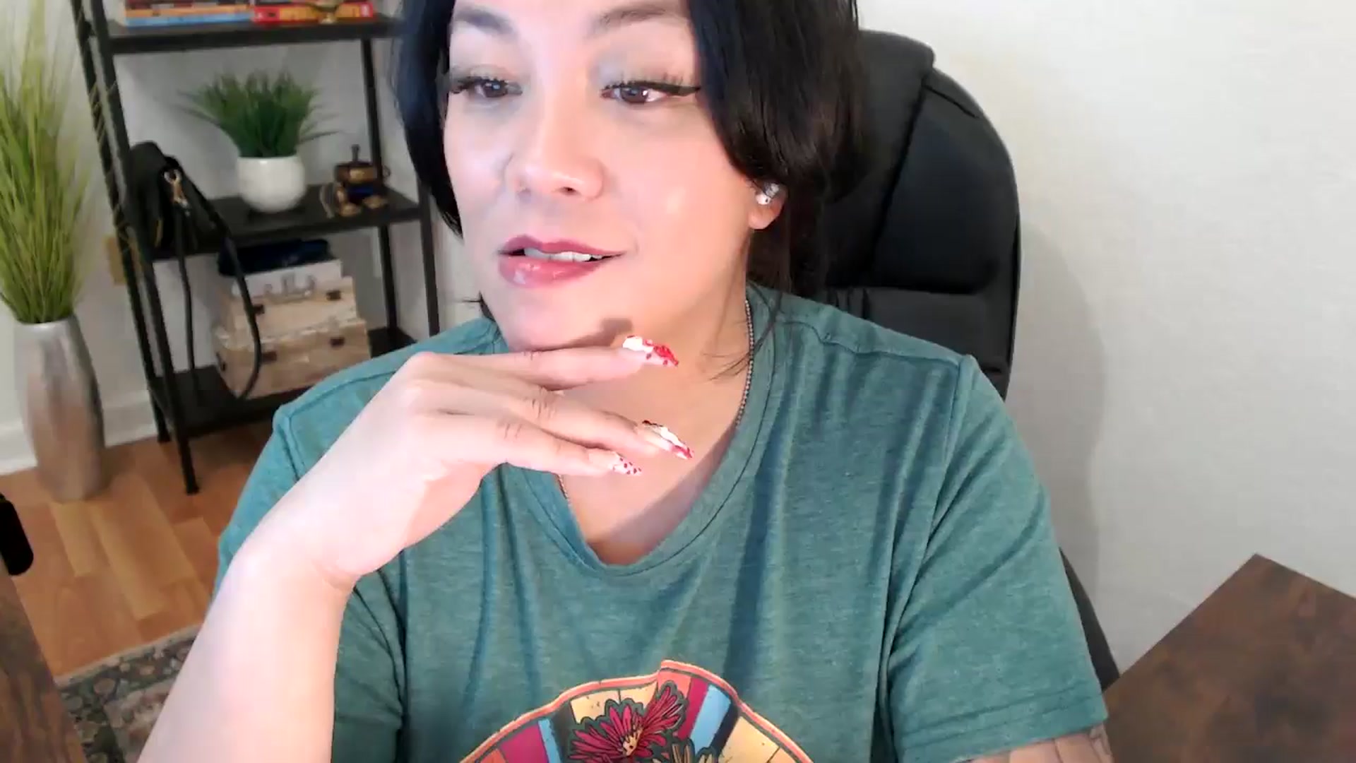 Gallery image thumbnail from MickaylaStar's myfreecams stream on, 02/04/2025, 21:30 image 1 of 20