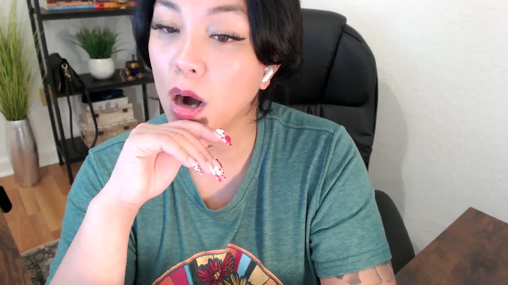 Gallery image thumbnail from MickaylaStar's myfreecams stream on, 02/04/2025, 21:30 image 19 of 20