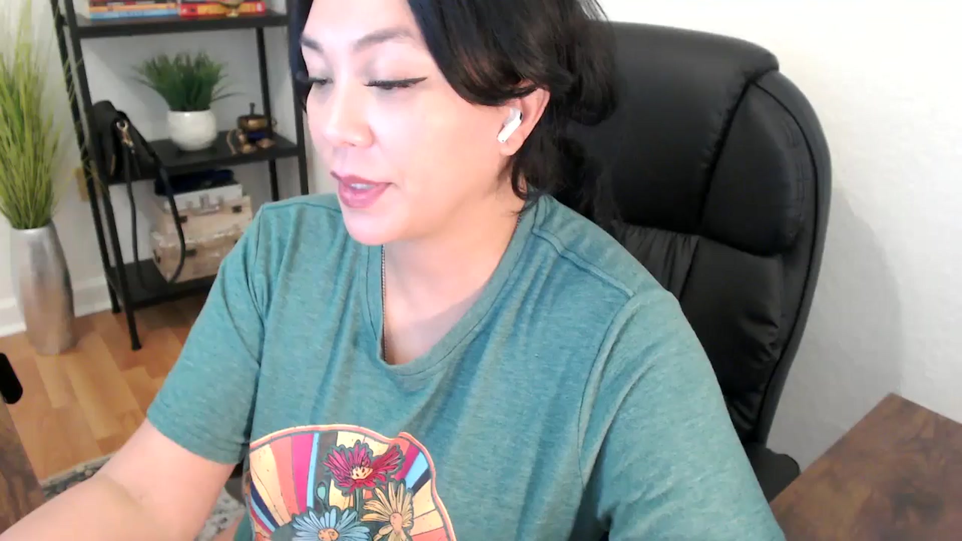 Gallery image thumbnail from MickaylaStar's myfreecams stream on, 02/04/2025, 21:30 image 10 of 20