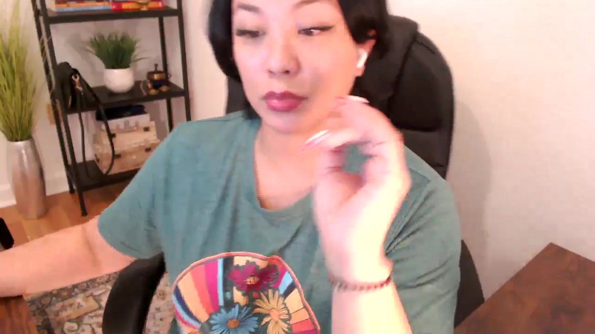 Gallery image thumbnail from MickaylaStar's myfreecams stream on, 02/04/2025, 21:30 image 14 of 20