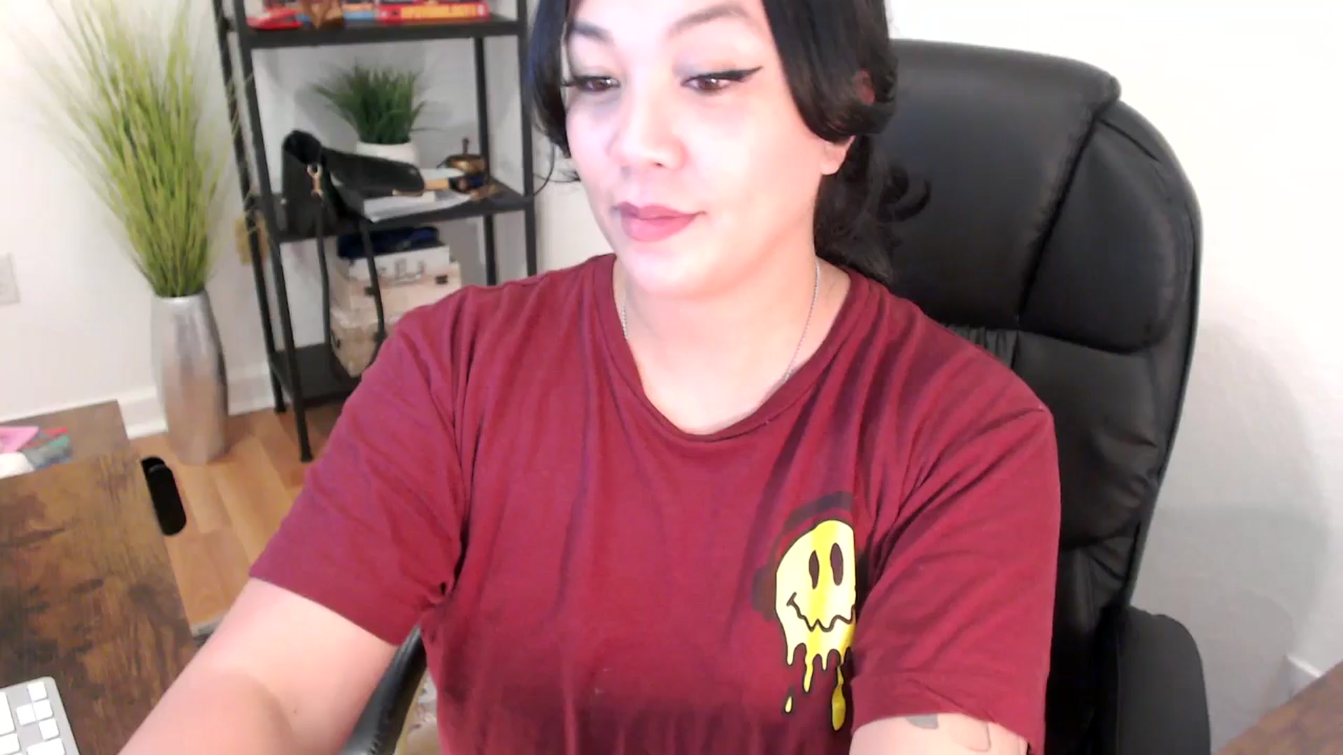 Gallery image thumbnail from MickaylaStar's myfreecams stream on, 02/05/2025, 19:50 image 17 of 20