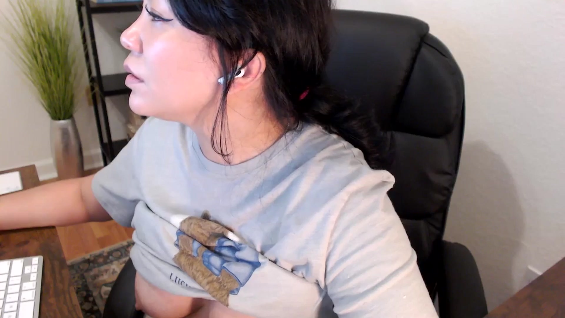 Gallery image thumbnail from MickaylaStar's myfreecams stream on, 02/06/2025, 16:47 image 18 of 20