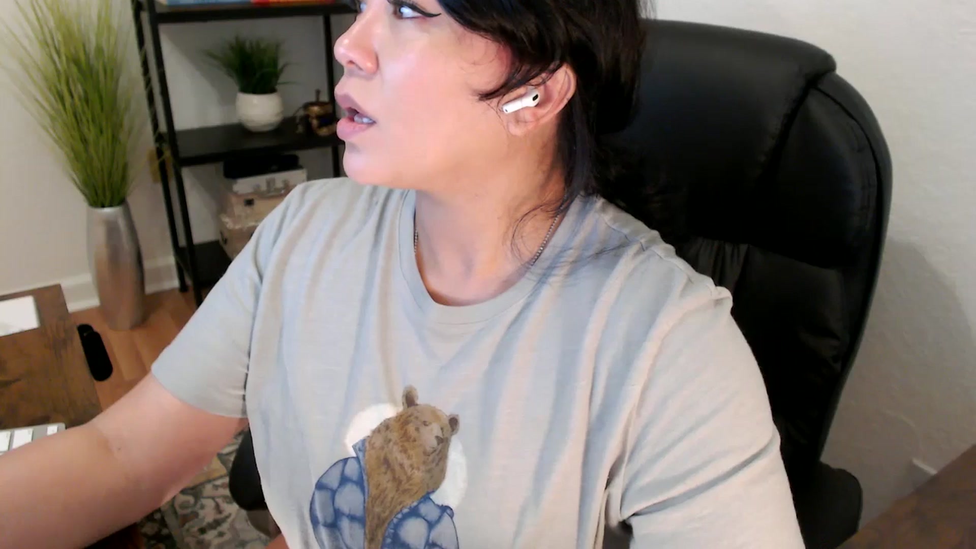Gallery image thumbnail from MickaylaStar's myfreecams stream on, 02/06/2025, 17:11 image 3 of 20