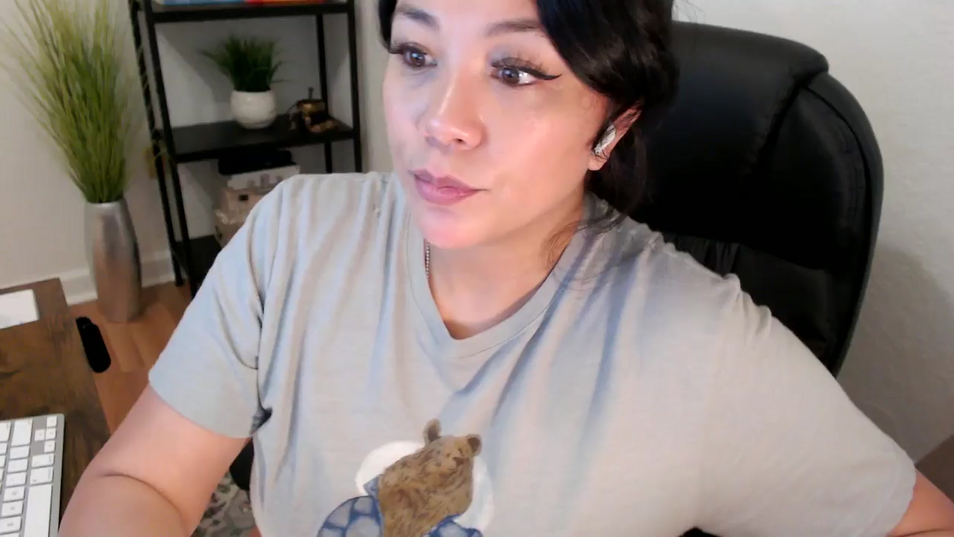 Gallery image thumbnail from MickaylaStar's myfreecams stream on, 02/06/2025, 17:11 image 1 of 20