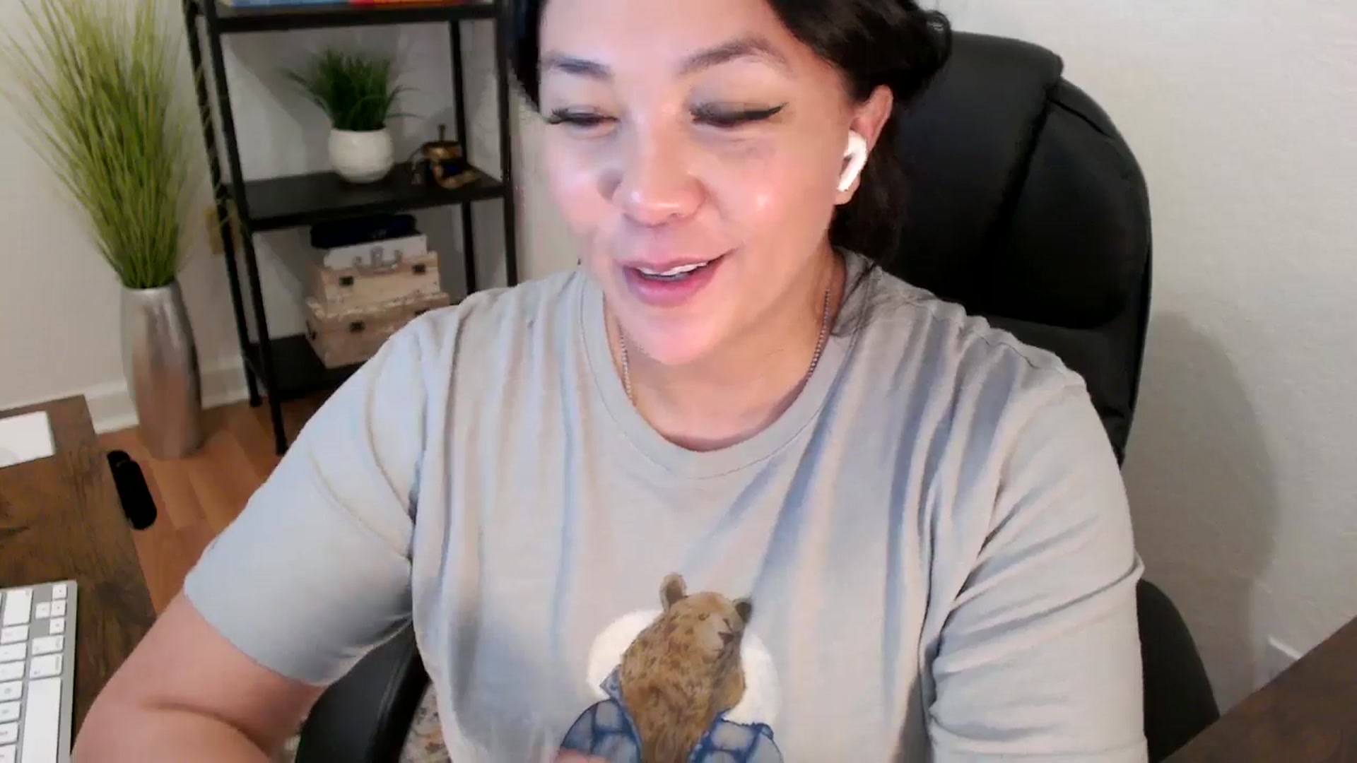 Gallery image thumbnail from MickaylaStar's myfreecams stream on, 02/06/2025, 17:36 image 5 of 20