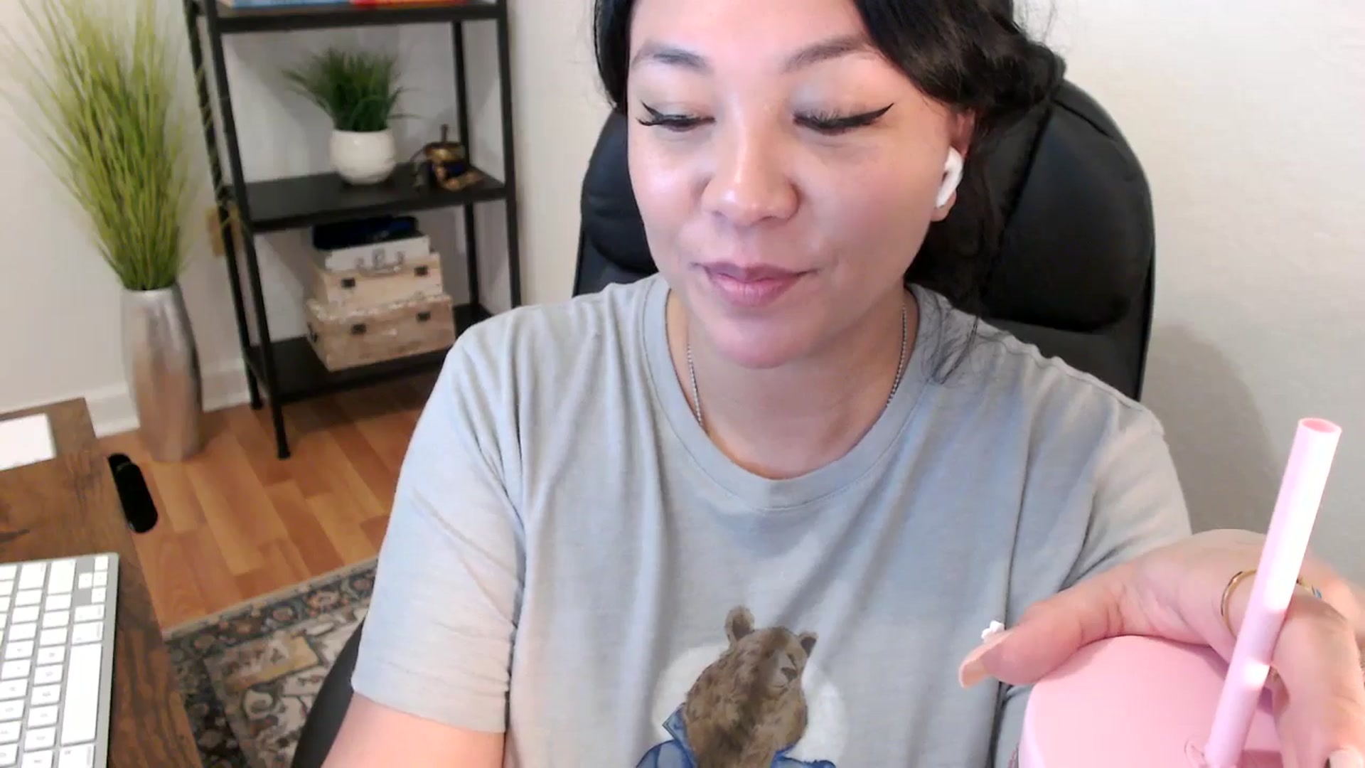 Gallery image thumbnail from MickaylaStar's myfreecams stream on, 02/06/2025, 17:36 image 15 of 20