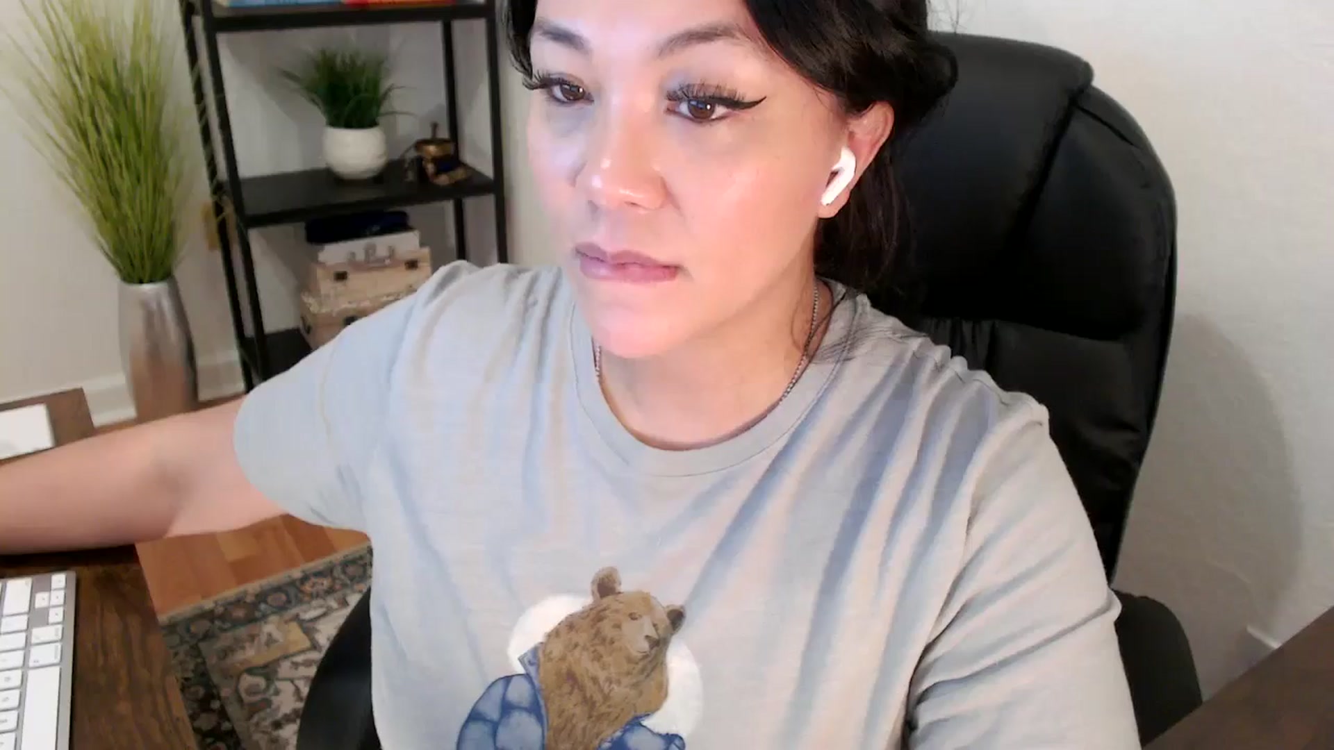 Gallery image thumbnail from MickaylaStar's myfreecams stream on, 02/06/2025, 17:36 image 6 of 20