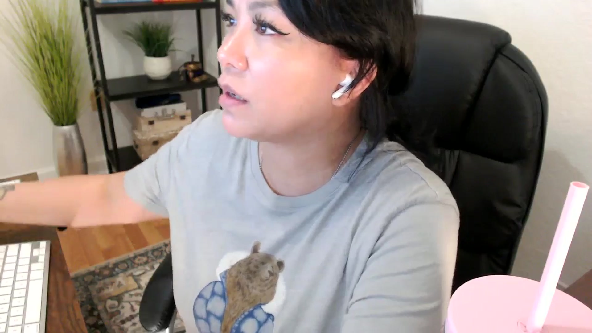 Gallery image thumbnail from MickaylaStar's myfreecams stream on, 02/06/2025, 17:36 image 17 of 20
