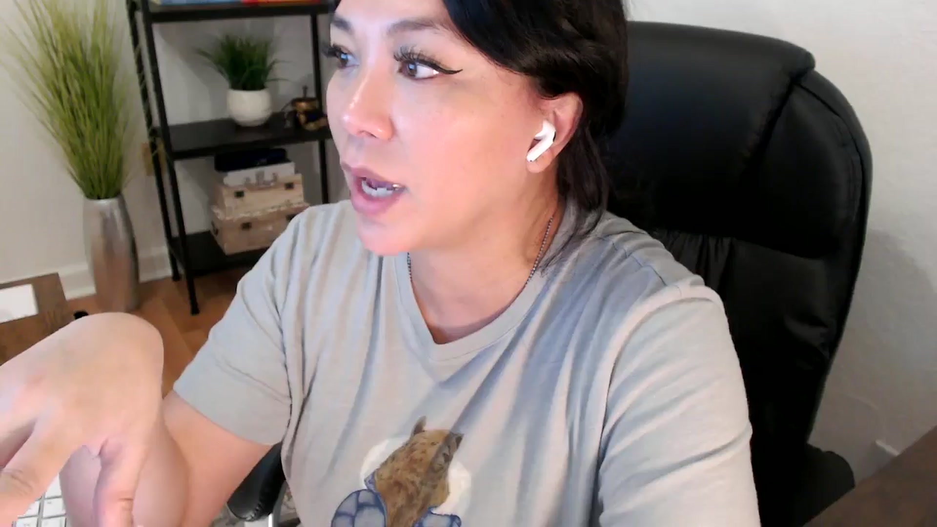 Gallery image thumbnail from MickaylaStar's myfreecams stream on, 02/06/2025, 17:36 image 8 of 20