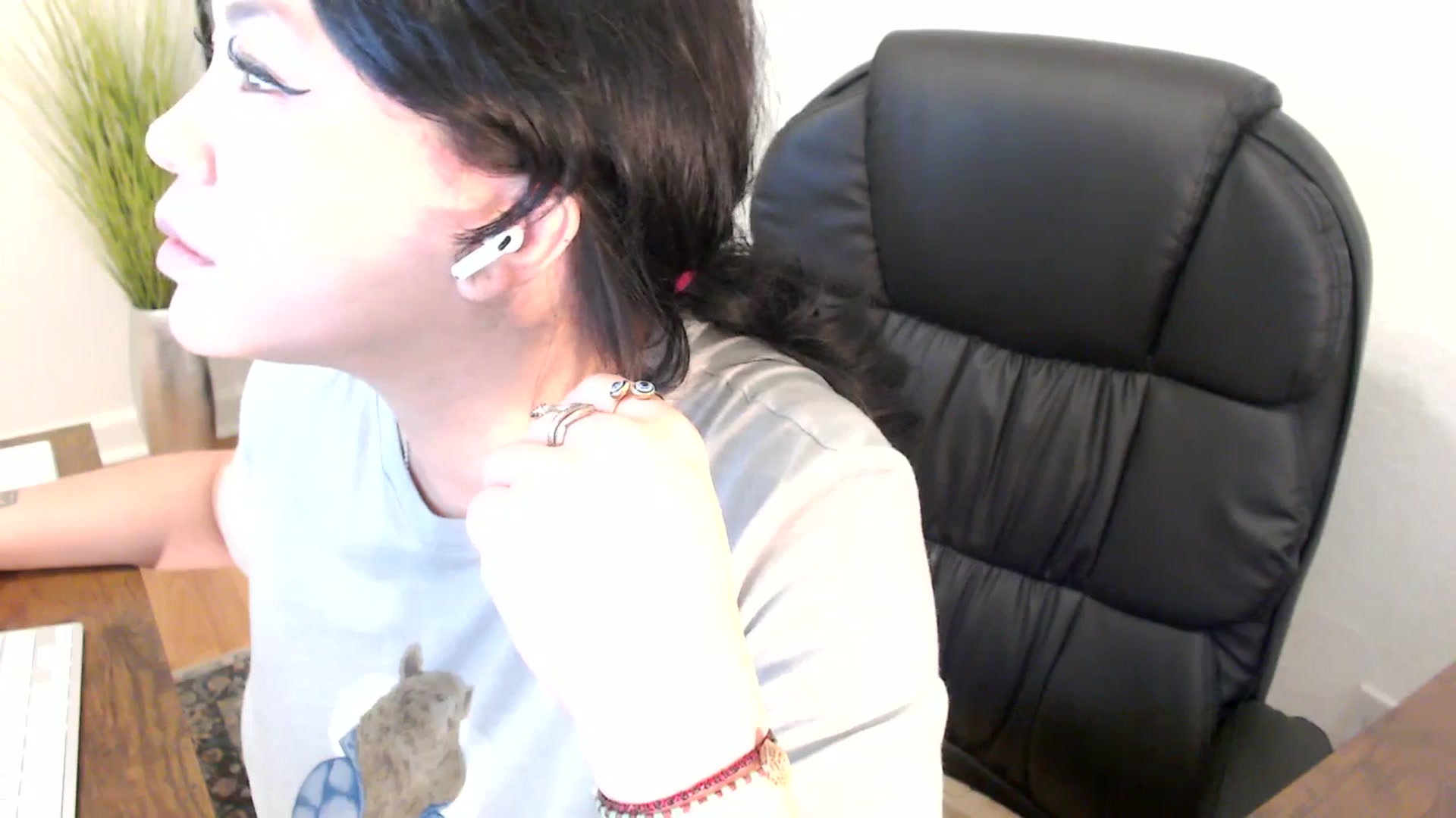 Gallery image thumbnail from MickaylaStar's myfreecams stream on, 02/06/2025, 17:36 image 4 of 20