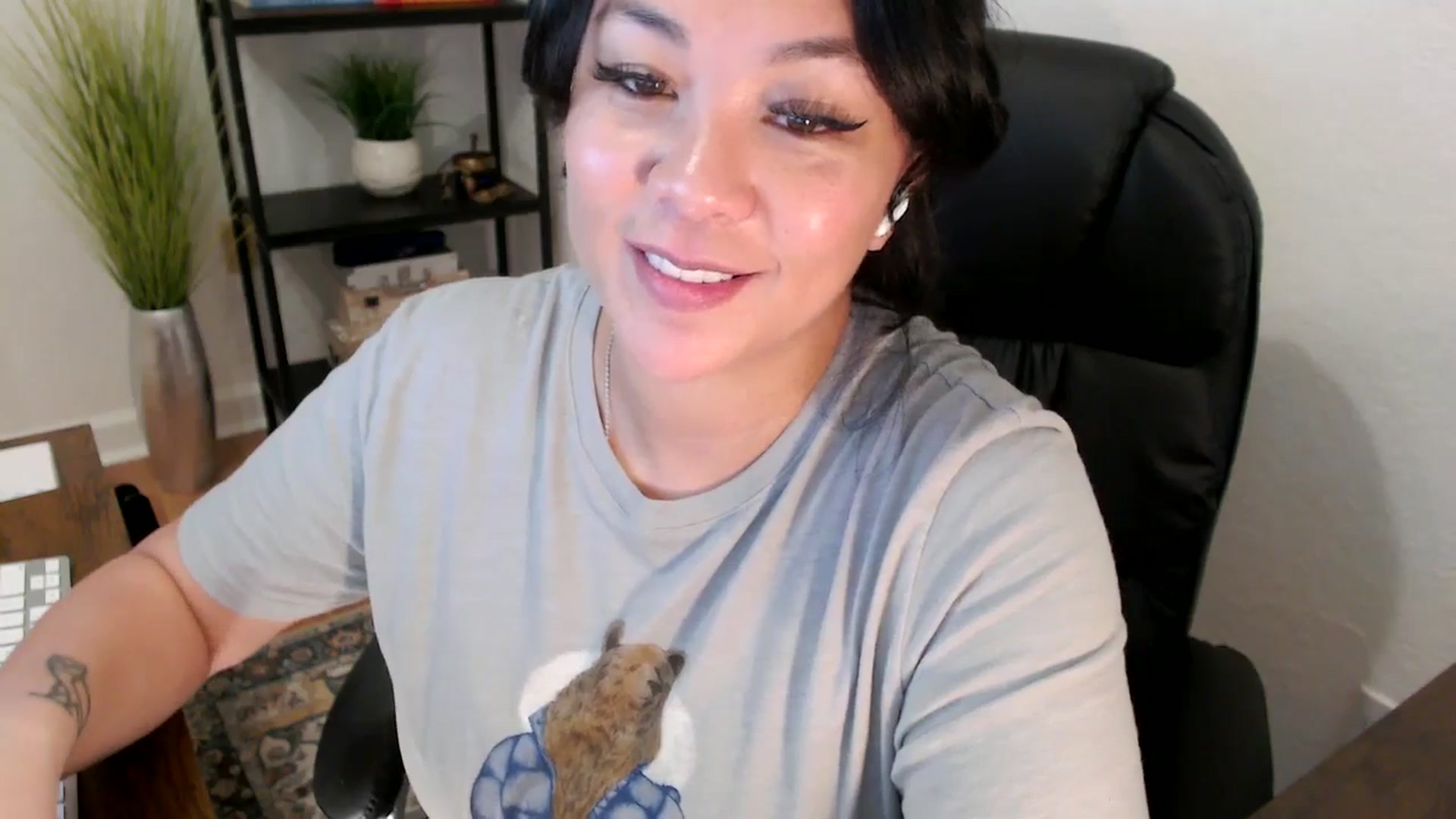Gallery image thumbnail from MickaylaStar's myfreecams stream on, 02/06/2025, 18:08 image 4 of 20