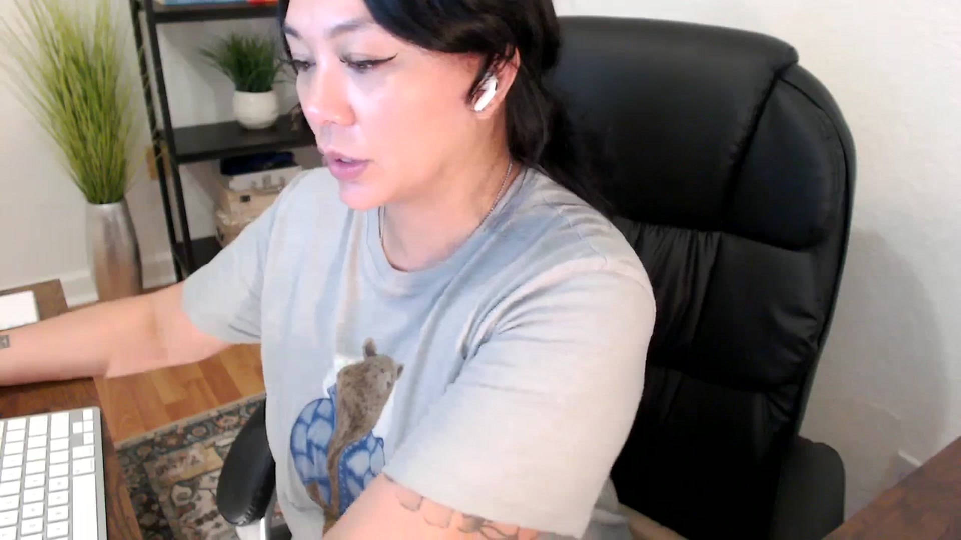 Gallery image thumbnail from MickaylaStar's myfreecams stream on, 02/06/2025, 18:08 image 2 of 20