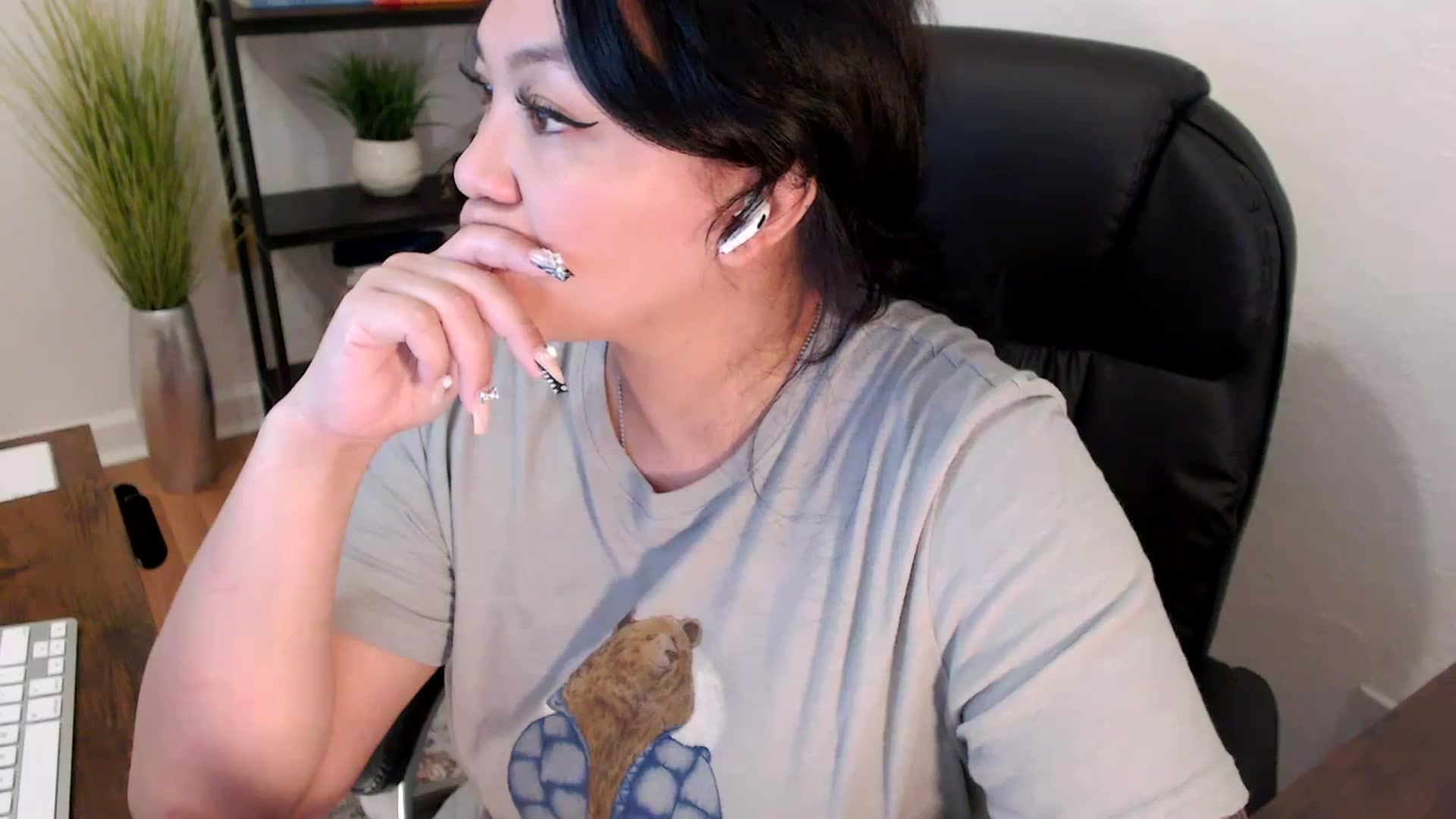 Gallery image thumbnail from MickaylaStar's myfreecams stream on, 02/06/2025, 18:08 image 16 of 20
