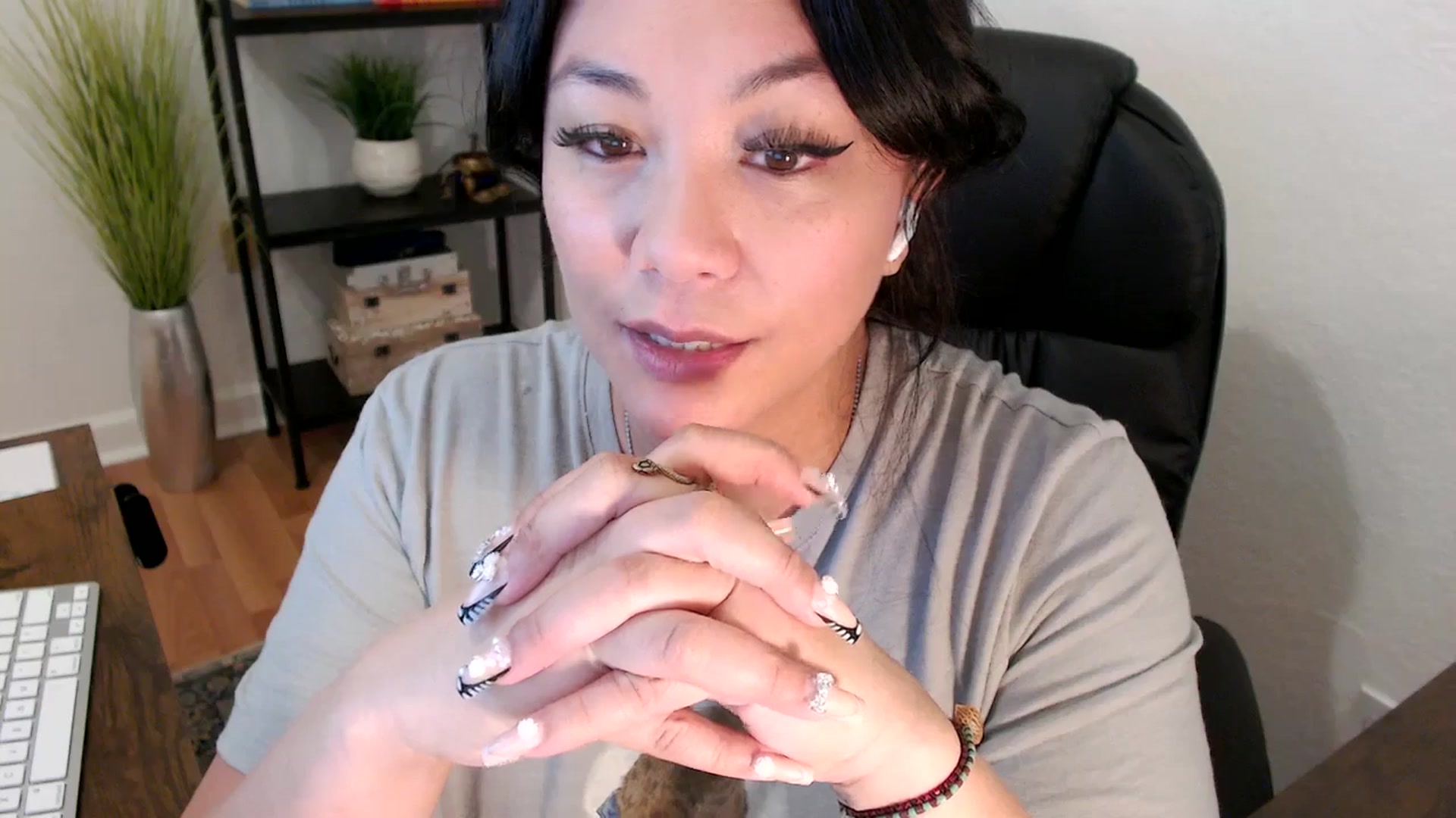 Gallery image thumbnail from MickaylaStar's myfreecams stream on, 02/06/2025, 18:08 image 12 of 20