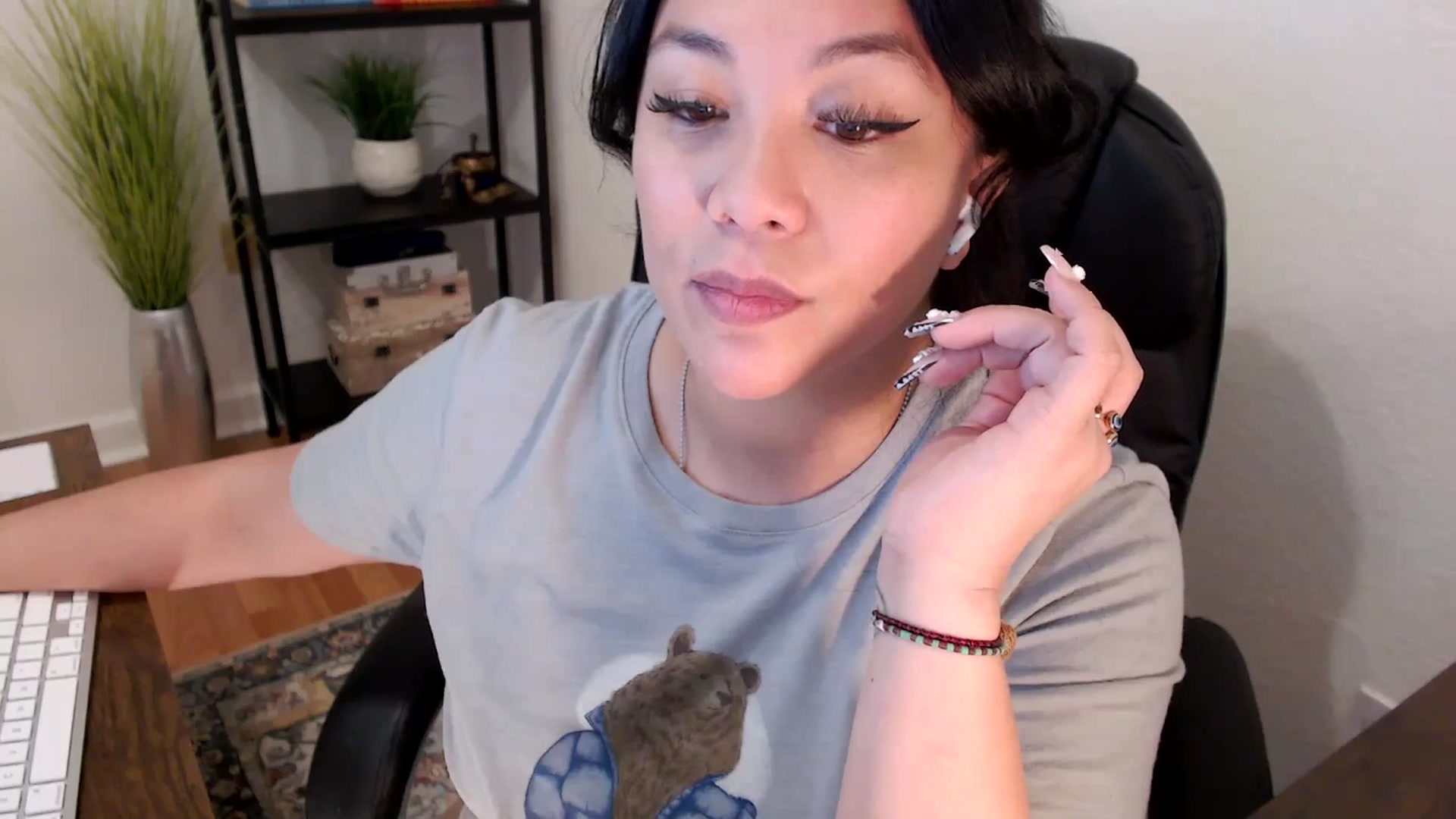 Gallery image thumbnail from MickaylaStar's myfreecams stream on, 02/06/2025, 18:08 image 13 of 20