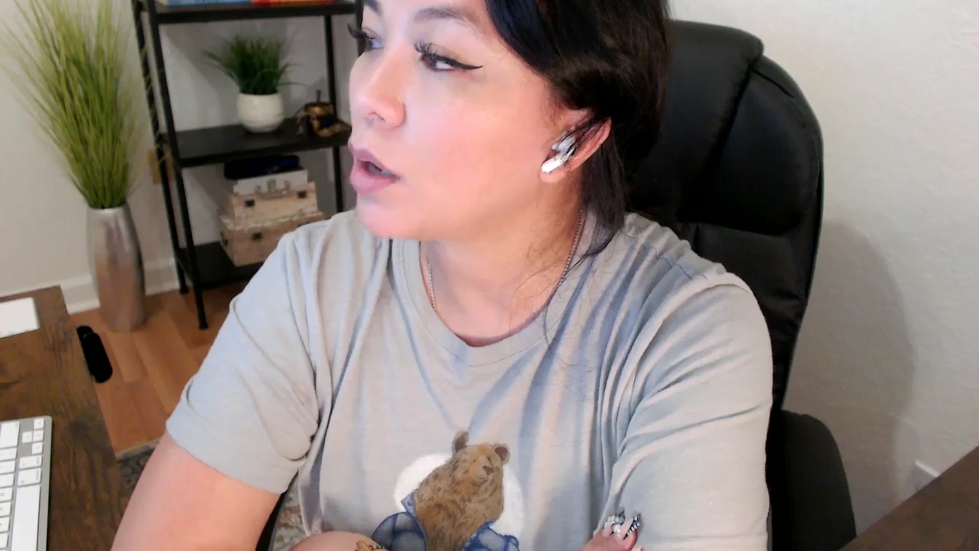 Gallery image thumbnail from MickaylaStar's myfreecams stream on, 02/06/2025, 18:08 image 15 of 20
