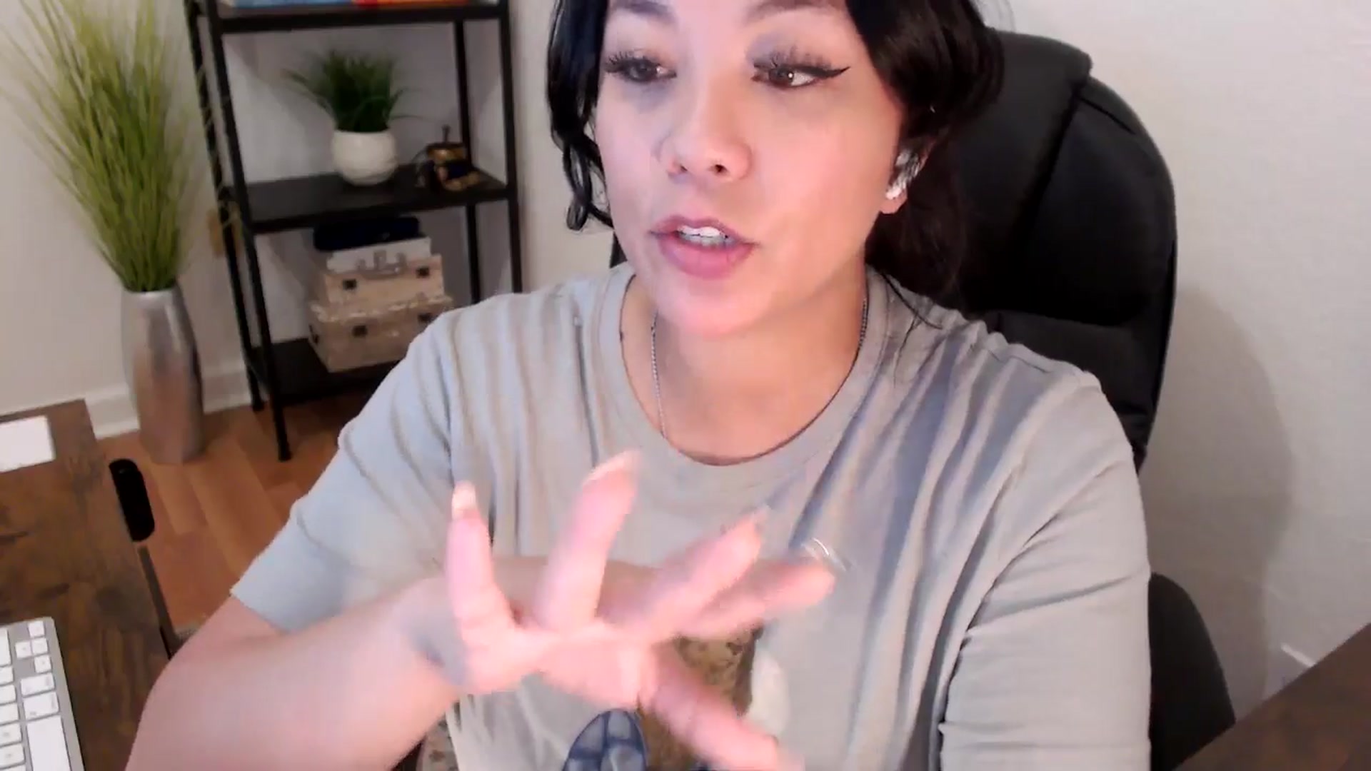 Gallery image thumbnail from MickaylaStar's myfreecams stream on, 02/06/2025, 18:33 image 18 of 20