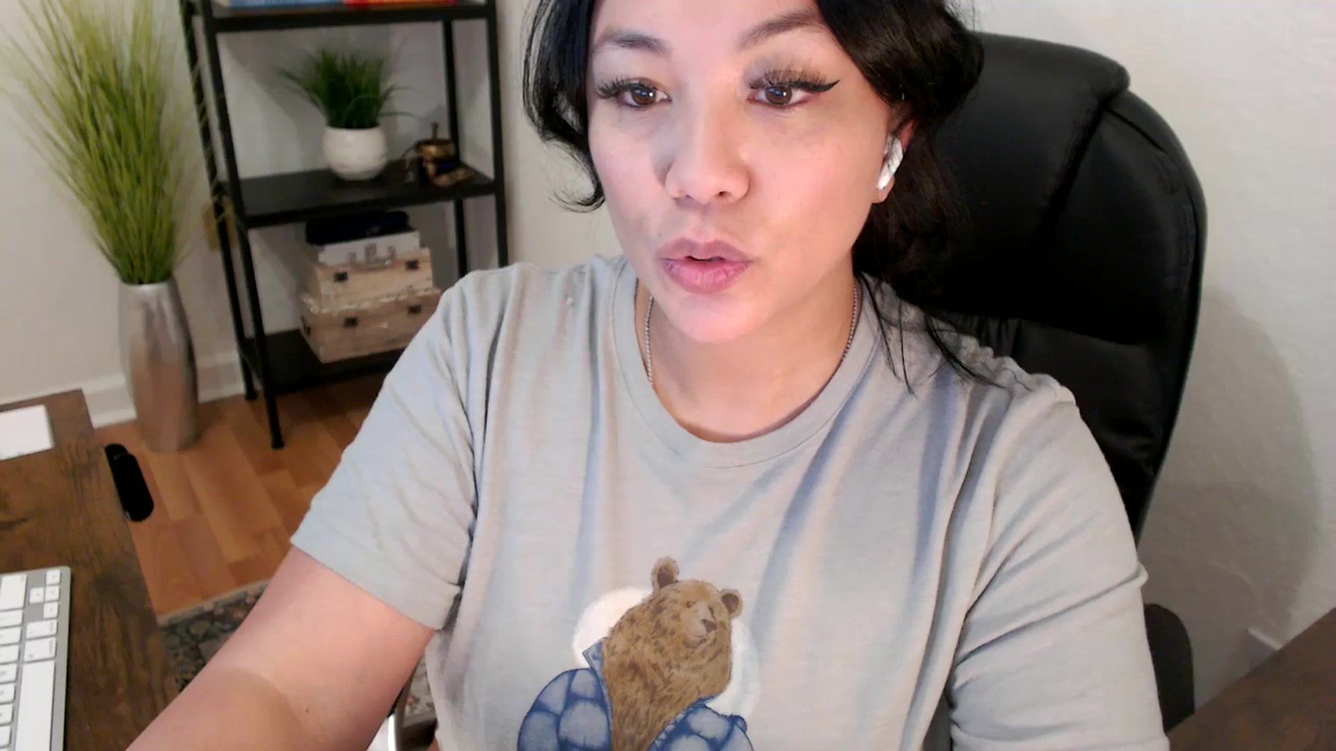 Gallery image thumbnail from MickaylaStar's myfreecams stream on, 02/06/2025, 18:33 image 5 of 20