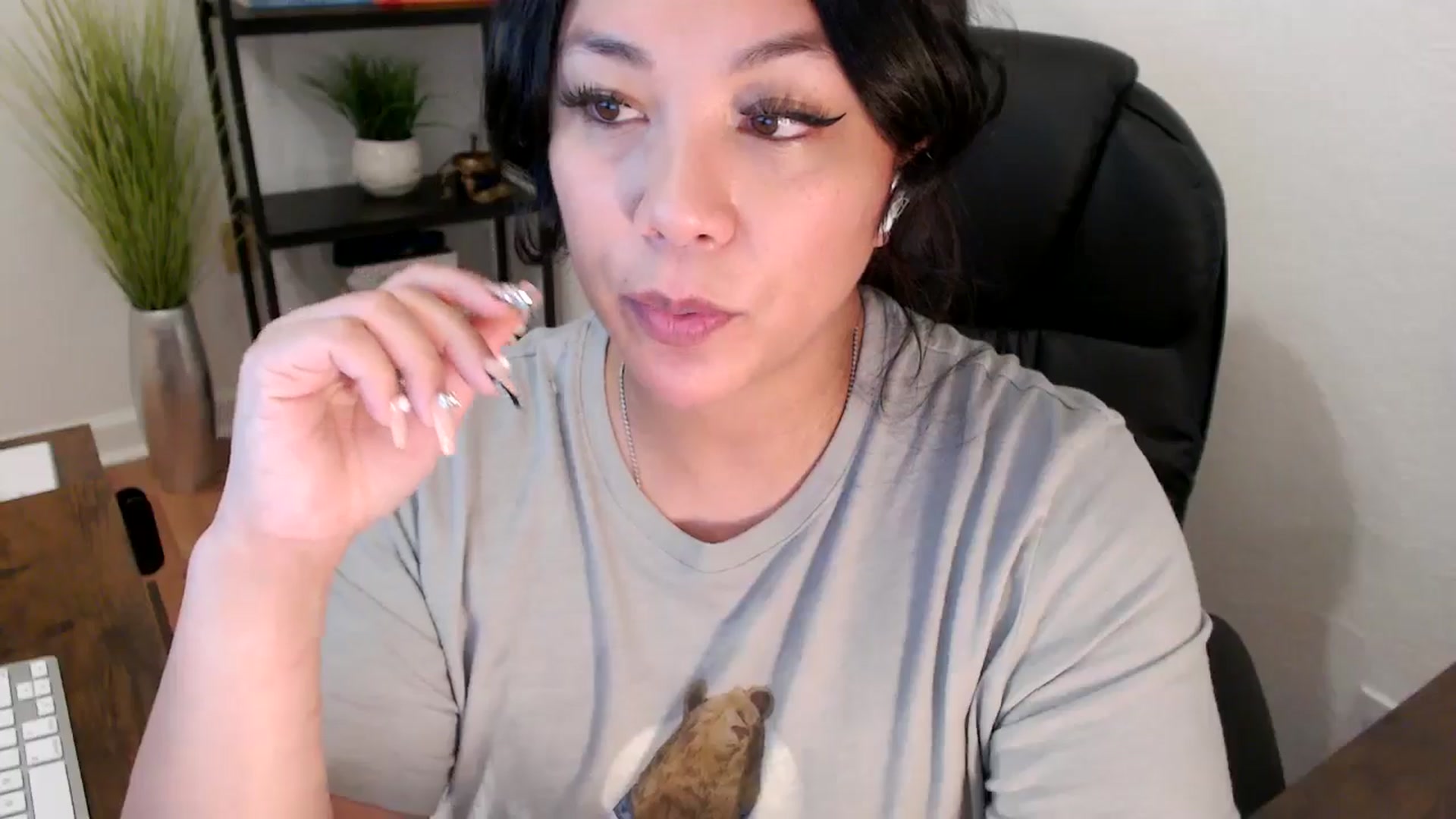 Gallery image thumbnail from MickaylaStar's myfreecams stream on, 02/06/2025, 18:33 image 20 of 20