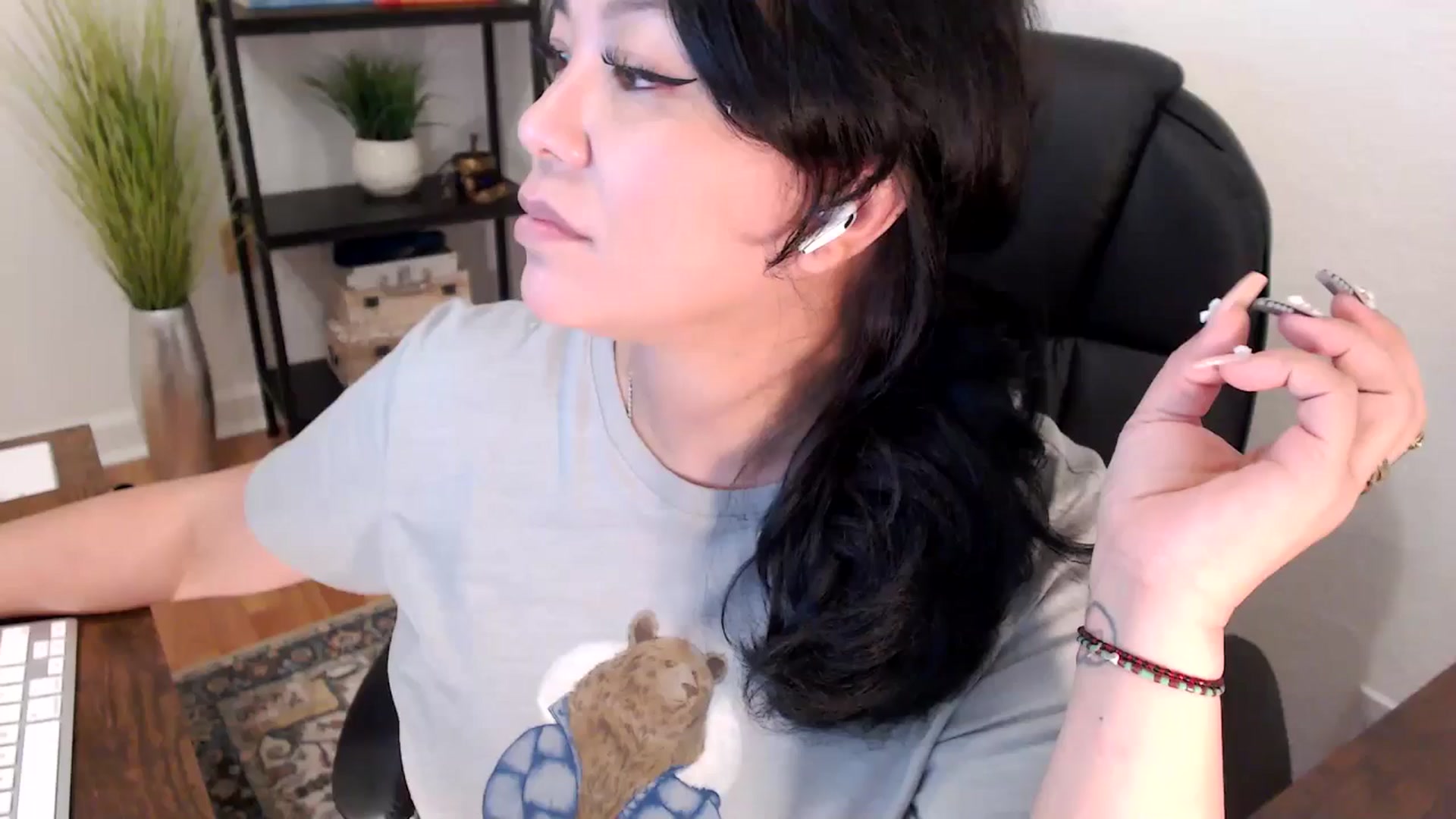 Gallery image thumbnail from MickaylaStar's myfreecams stream on, 02/06/2025, 18:33 image 1 of 20