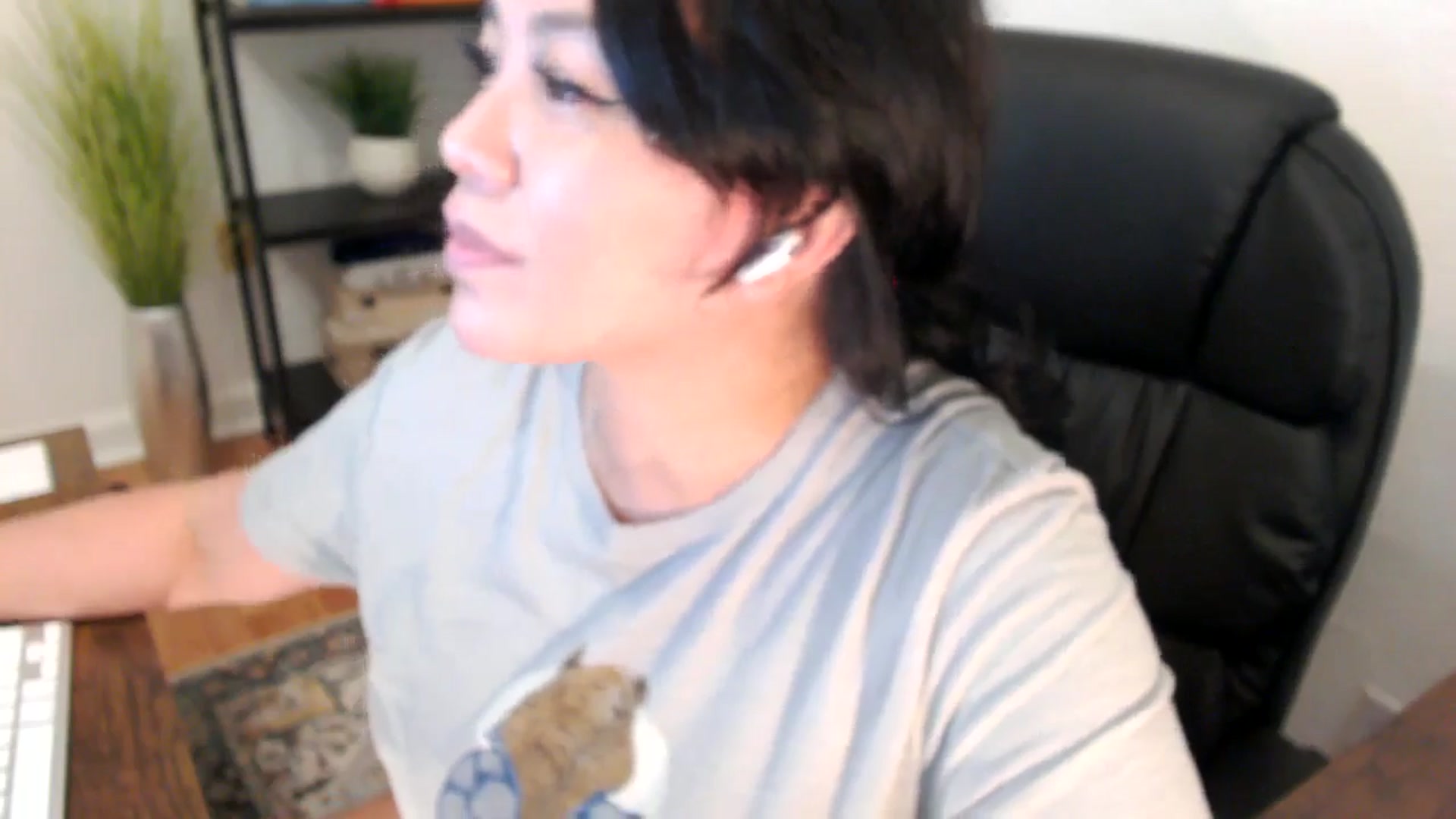 Gallery image thumbnail from MickaylaStar's myfreecams stream on, 02/06/2025, 18:33 image 2 of 20