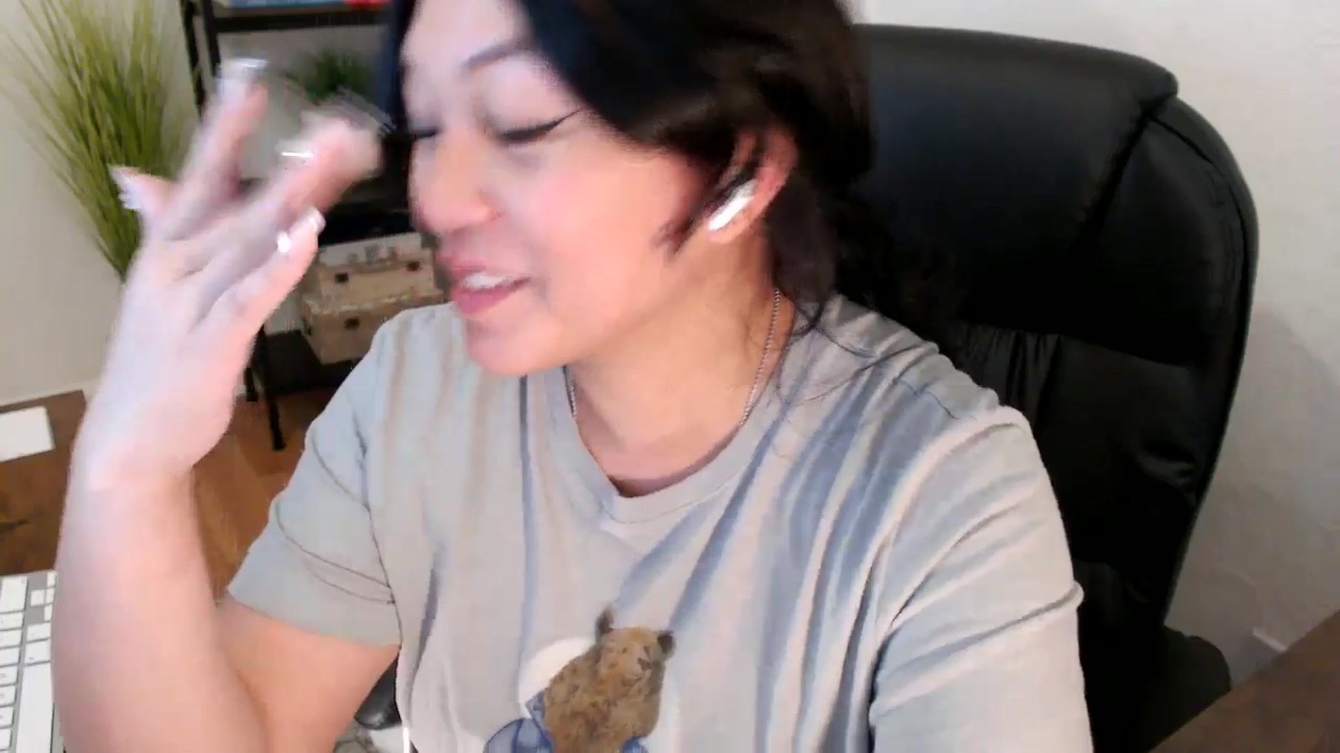 Gallery image thumbnail from MickaylaStar's myfreecams stream on, 02/06/2025, 18:33 image 13 of 20