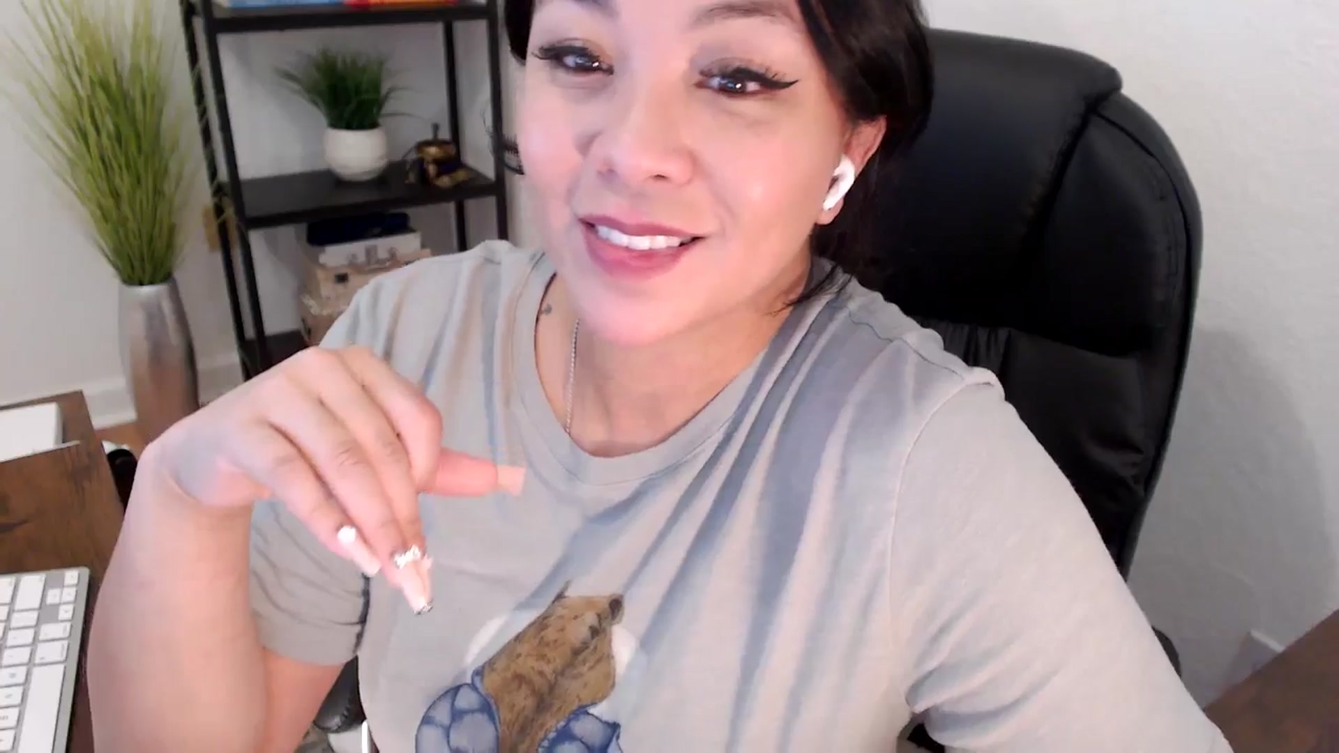 Gallery image thumbnail from MickaylaStar's myfreecams stream on, 02/06/2025, 20:54 image 9 of 20