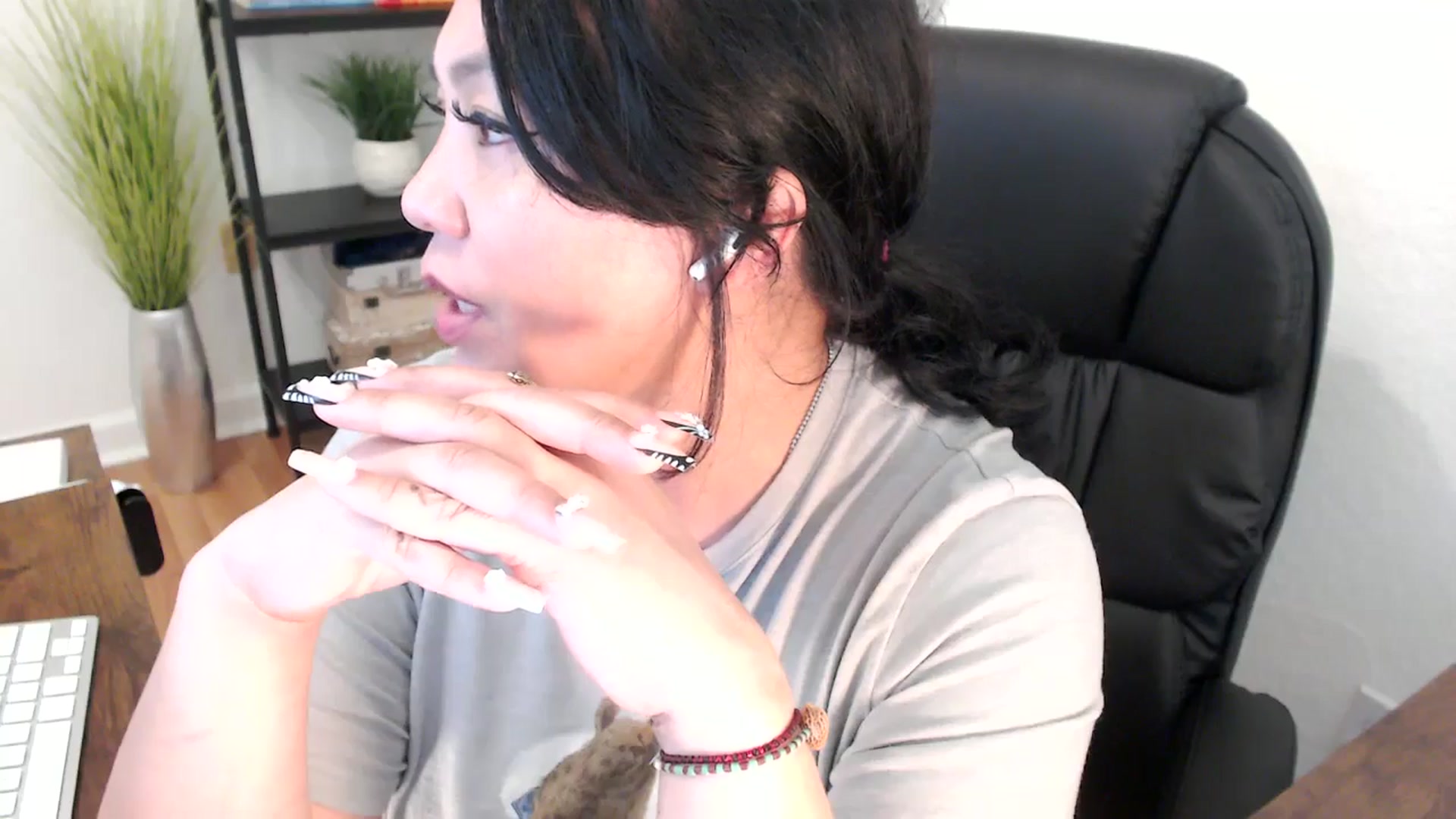 Gallery image thumbnail from MickaylaStar's myfreecams stream on, 02/06/2025, 20:54 image 4 of 20