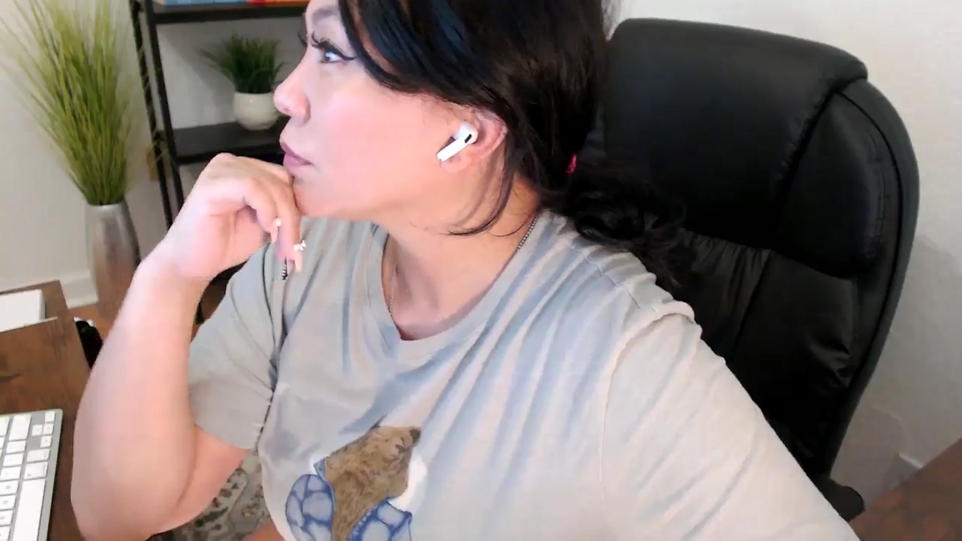 Gallery image thumbnail from MickaylaStar's myfreecams stream on, 02/06/2025, 20:54 image 18 of 20