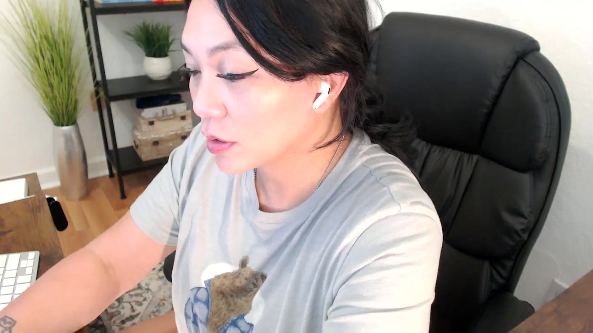 Gallery image thumbnail from MickaylaStar's myfreecams stream on, 02/06/2025, 20:54 image 16 of 20