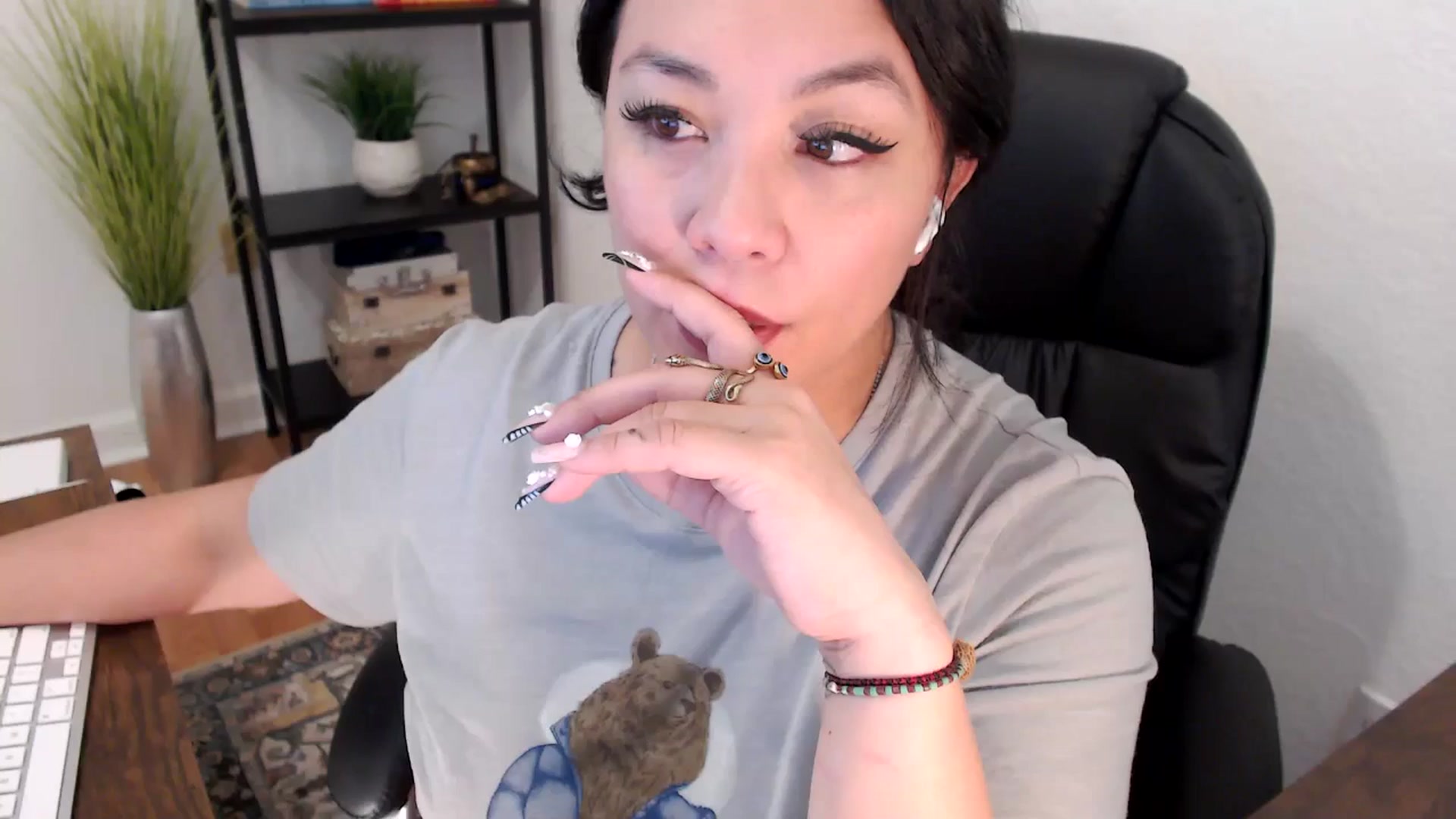 Gallery image thumbnail from MickaylaStar's myfreecams stream on, 02/06/2025, 20:54 image 6 of 20