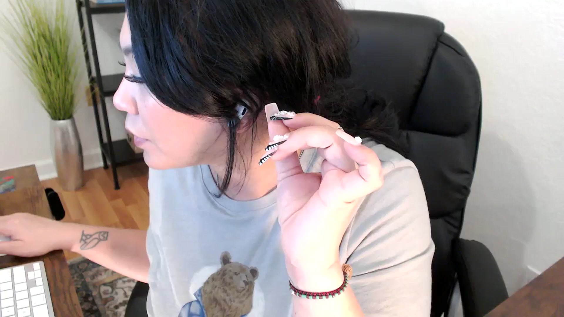 Gallery image thumbnail from MickaylaStar's myfreecams stream on, 02/06/2025, 21:54 image 16 of 20