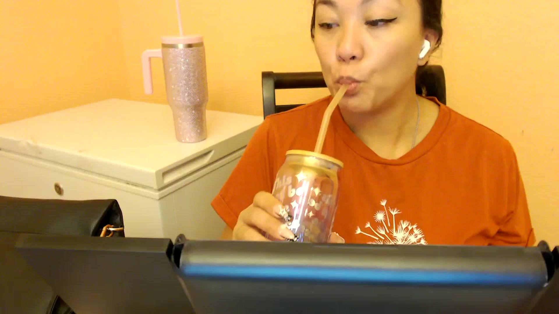 Gallery image thumbnail from MickaylaStar's myfreecams stream on, 02/07/2025, 18:12 image 13 of 20