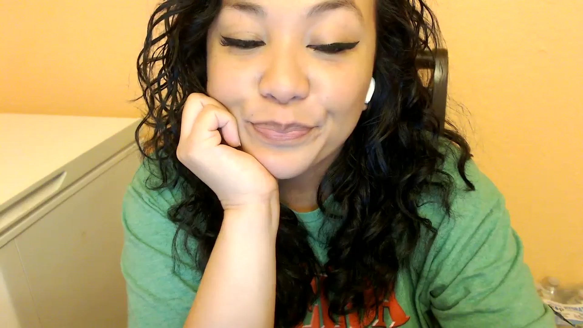 Gallery image thumbnail from MickaylaStar's myfreecams stream on, 02/10/2025, 19:03 image 4 of 20