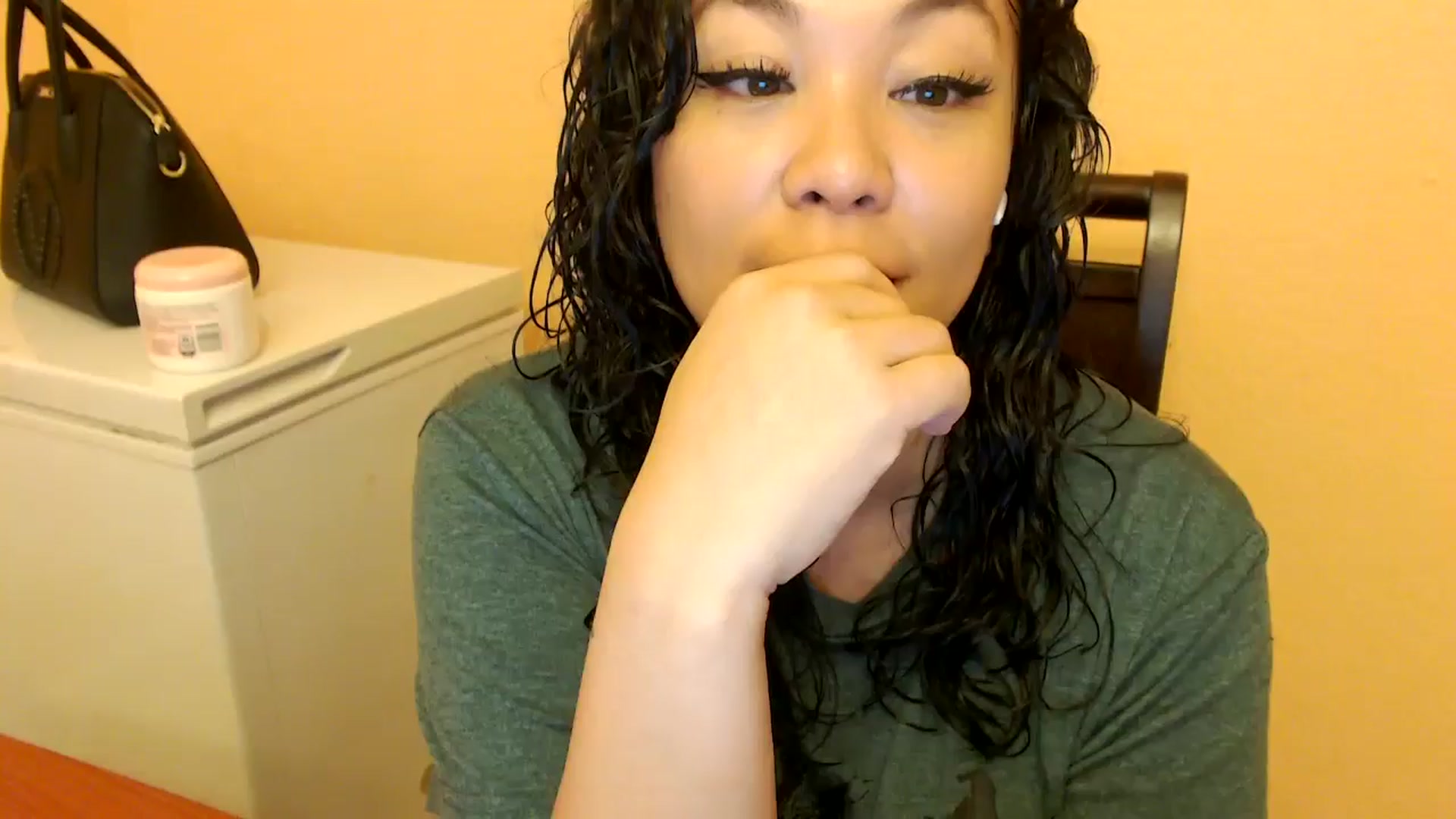 Gallery image thumbnail from MickaylaStar's myfreecams stream on, 02/17/2025, 16:52 image 4 of 20