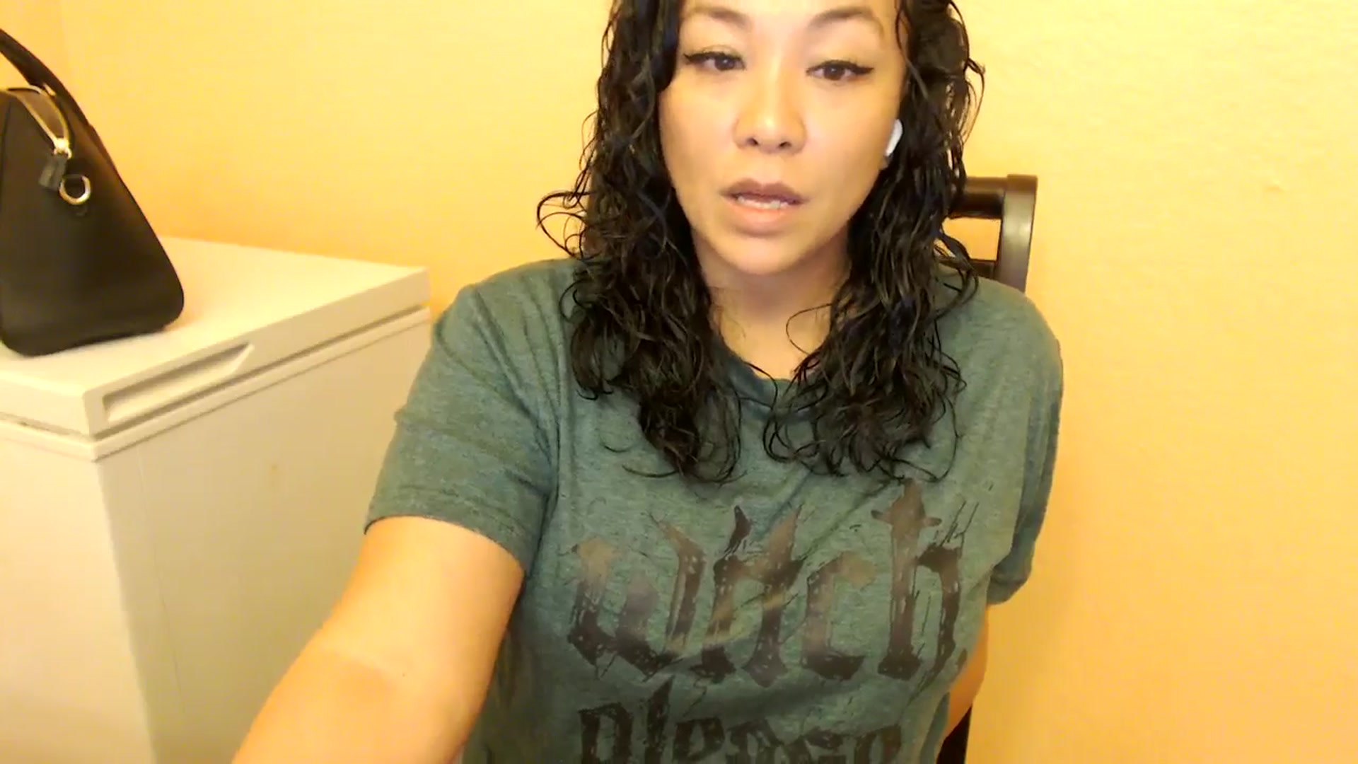 Gallery image thumbnail from MickaylaStar's myfreecams stream on, 02/17/2025, 17:33 image 14 of 20