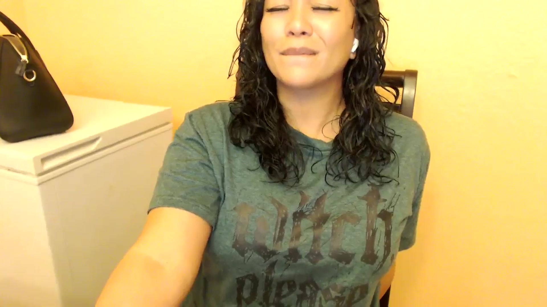 Gallery image thumbnail from MickaylaStar's myfreecams stream on, 02/17/2025, 17:33 image 18 of 20