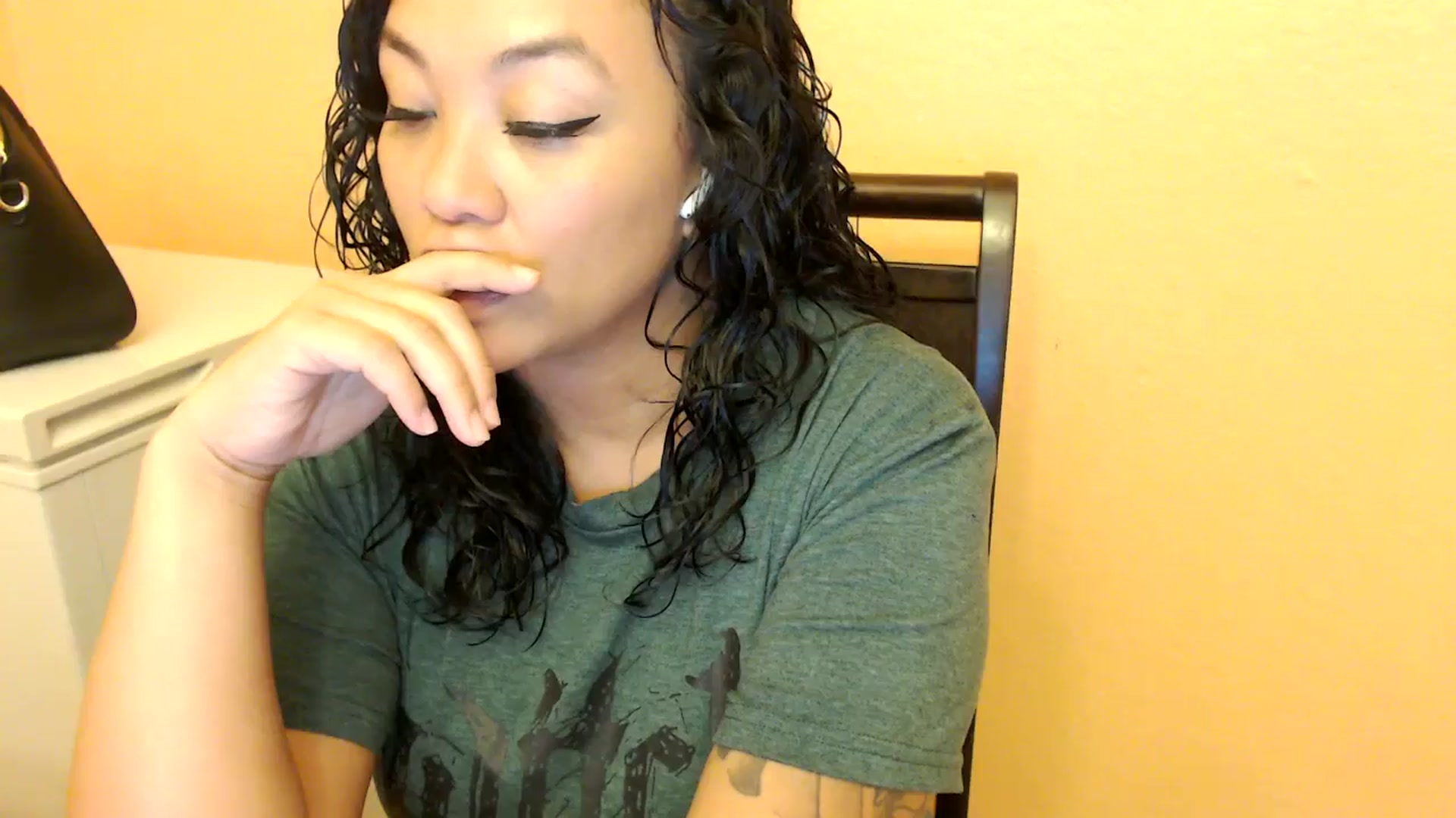 Gallery image thumbnail from MickaylaStar's myfreecams stream on, 02/17/2025, 18:47 image 4 of 20