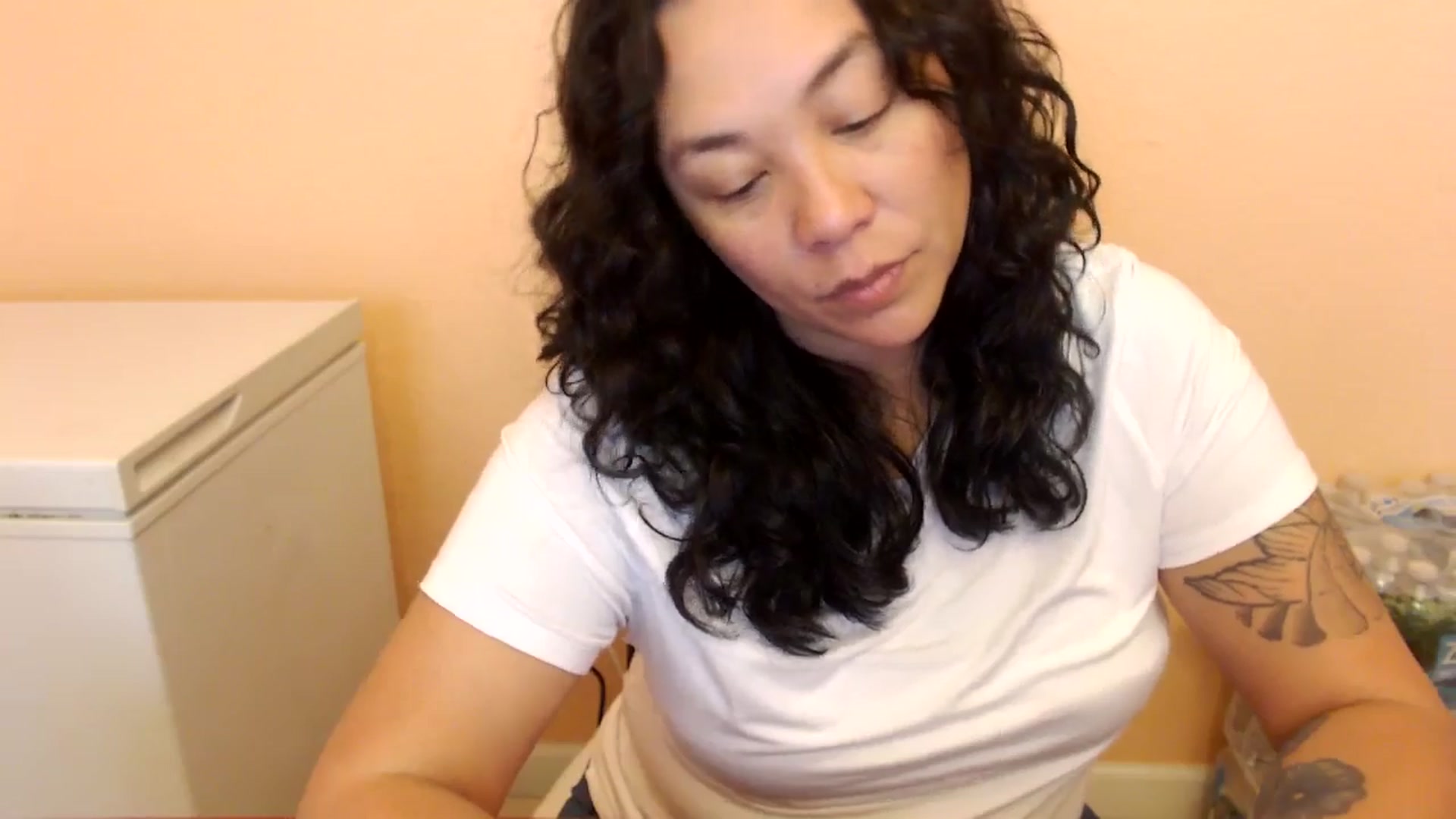 Gallery image thumbnail from MickaylaStar's myfreecams stream on, 02/27/2025, 16:12 image 13 of 20