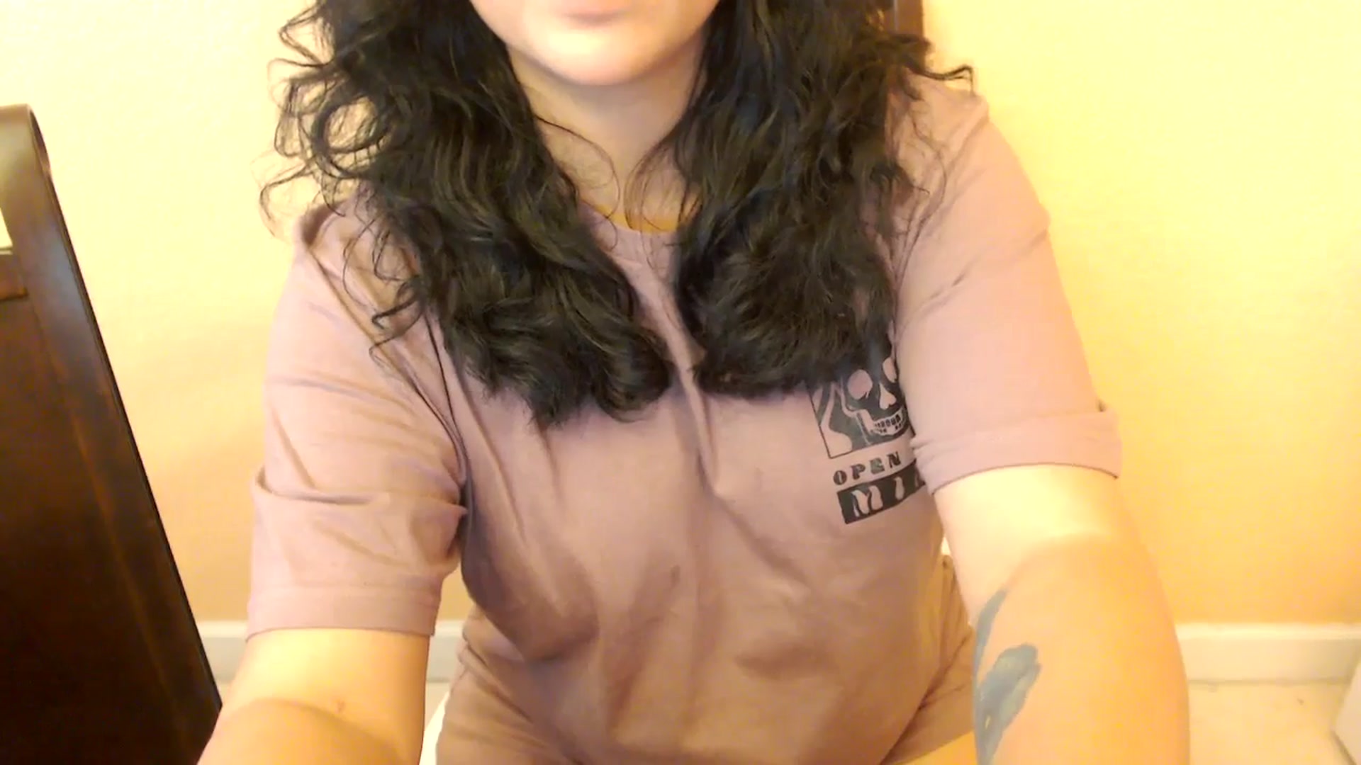 Gallery image thumbnail from MickaylaStar's myfreecams stream on, 03/05/2025, 21:18 image 18 of 20
