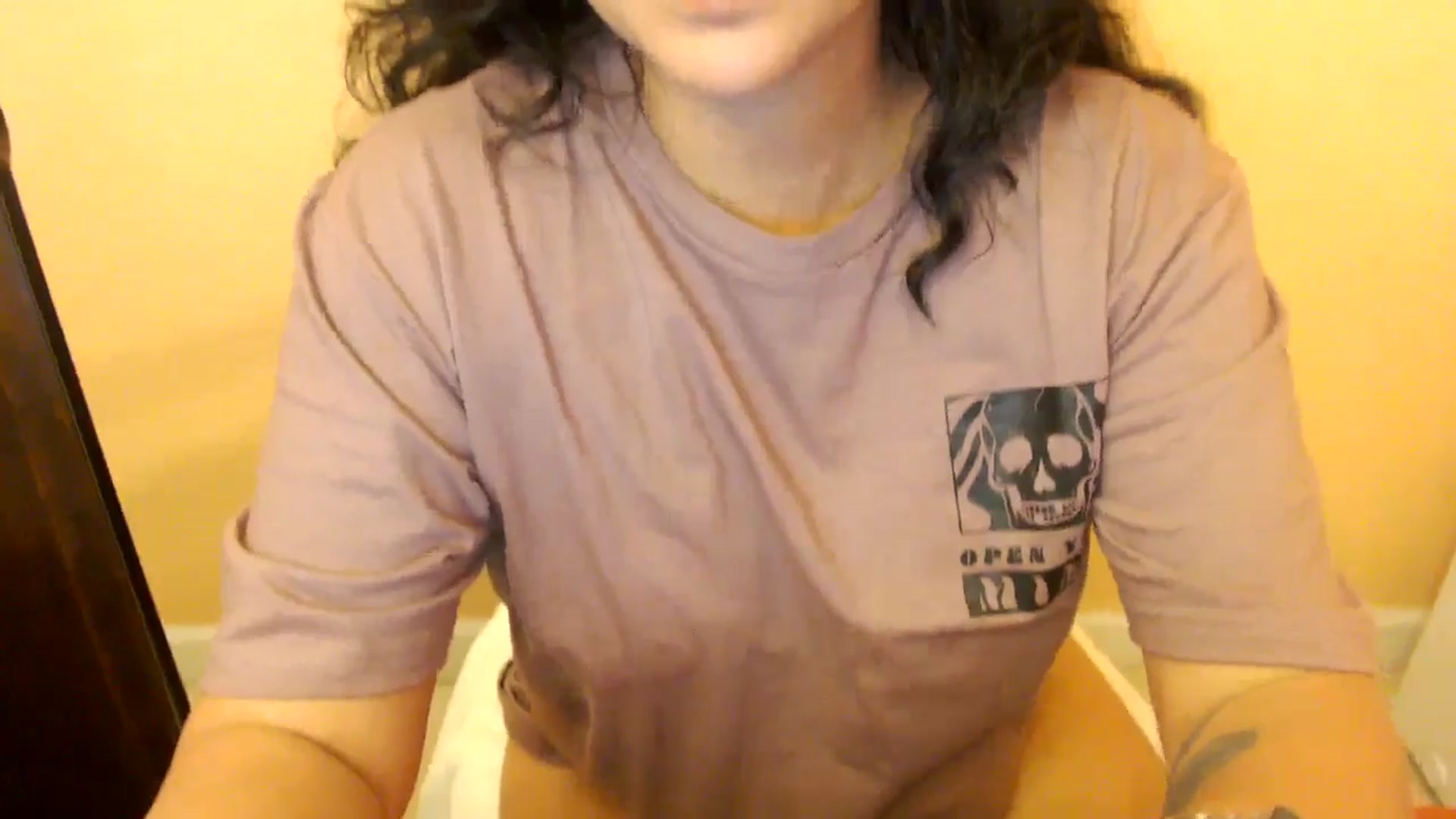 Gallery image thumbnail from MickaylaStar's myfreecams stream on, 03/05/2025, 21:37 image 8 of 20