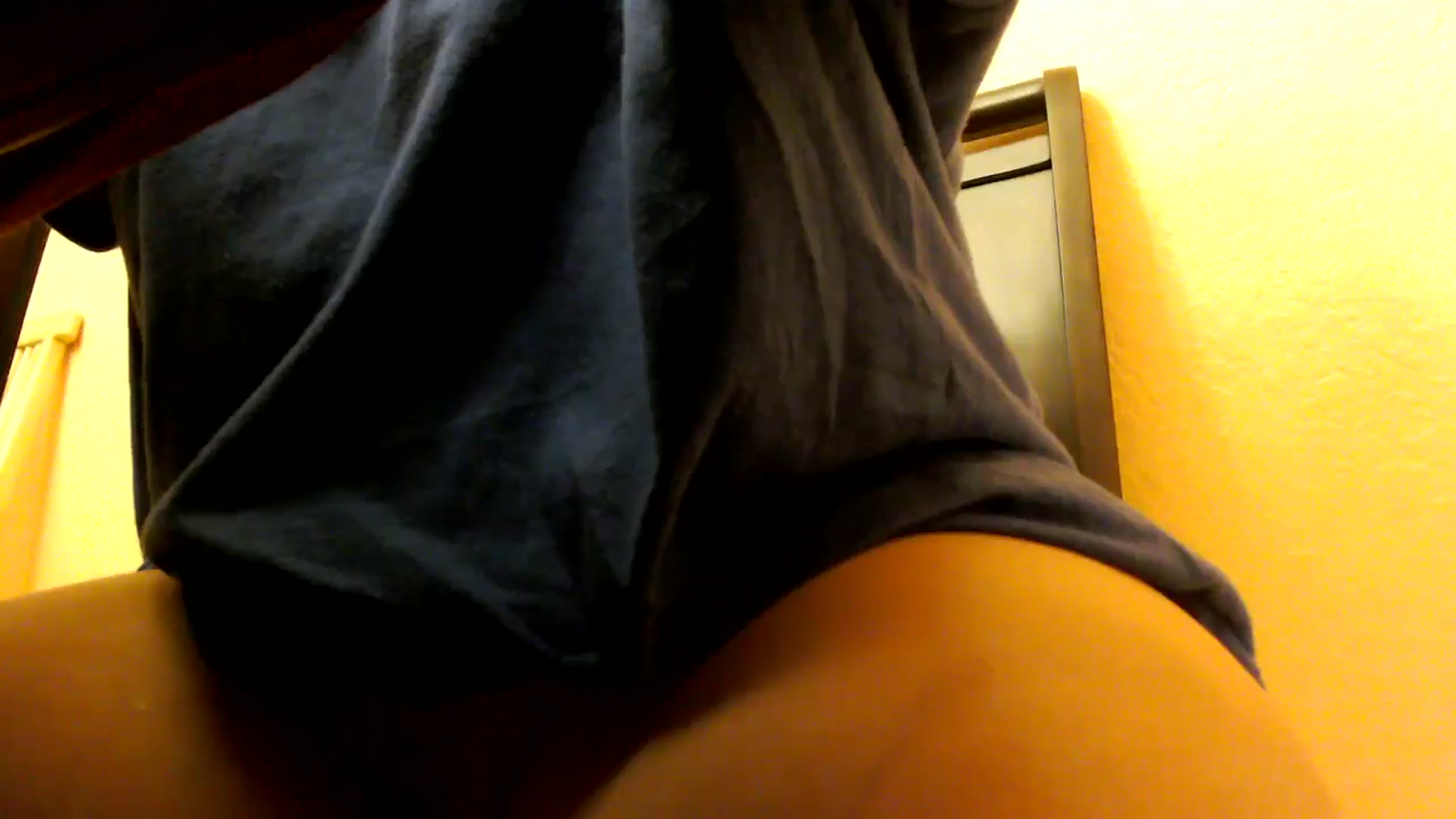 Gallery image thumbnail from MickaylaStar's myfreecams stream on, 03/10/2025, 24:18 image 8 of 20