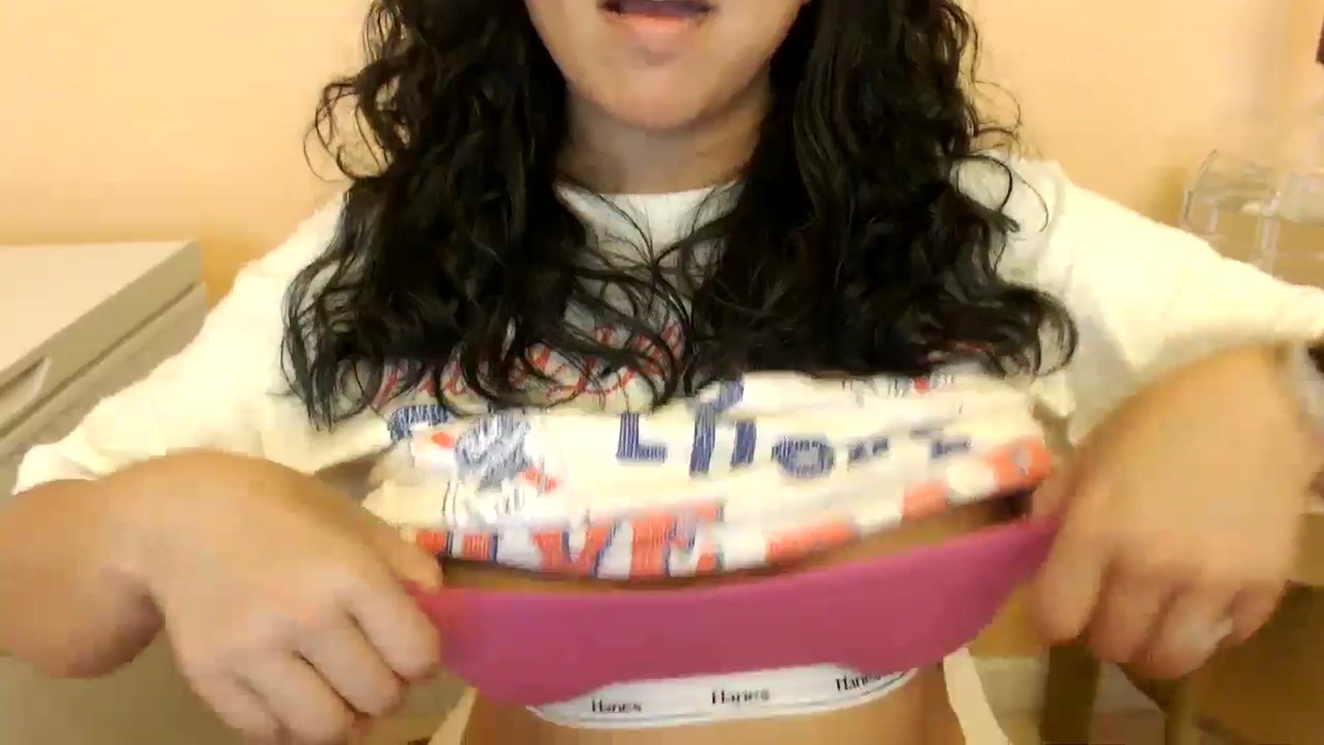 Gallery image thumbnail from MickaylaStar's myfreecams stream on, 03/10/2025, 18:23 image 12 of 20