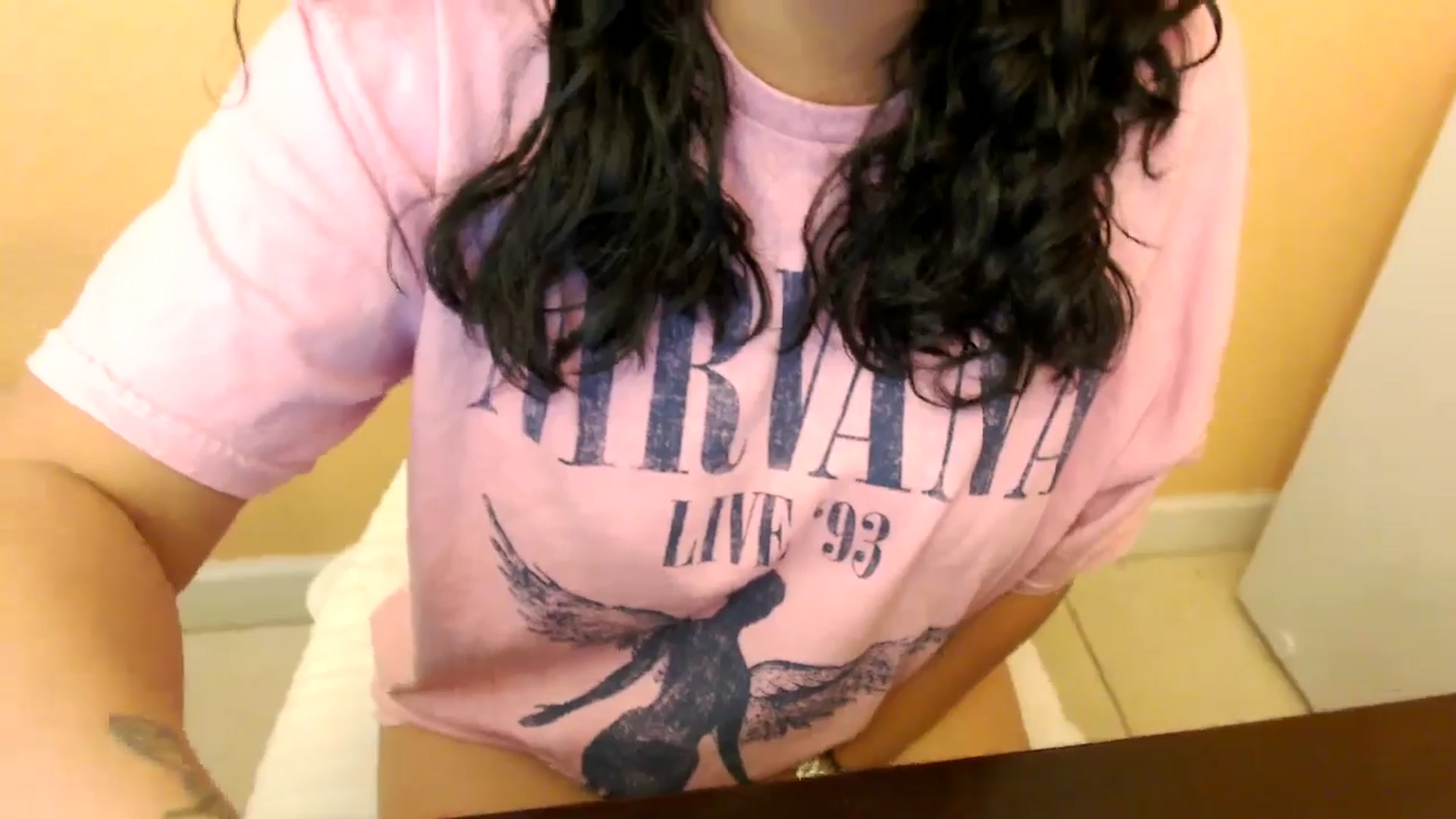 Gallery image thumbnail from MickaylaStar's myfreecams stream on, 03/18/2025, 16:45 image 18 of 20