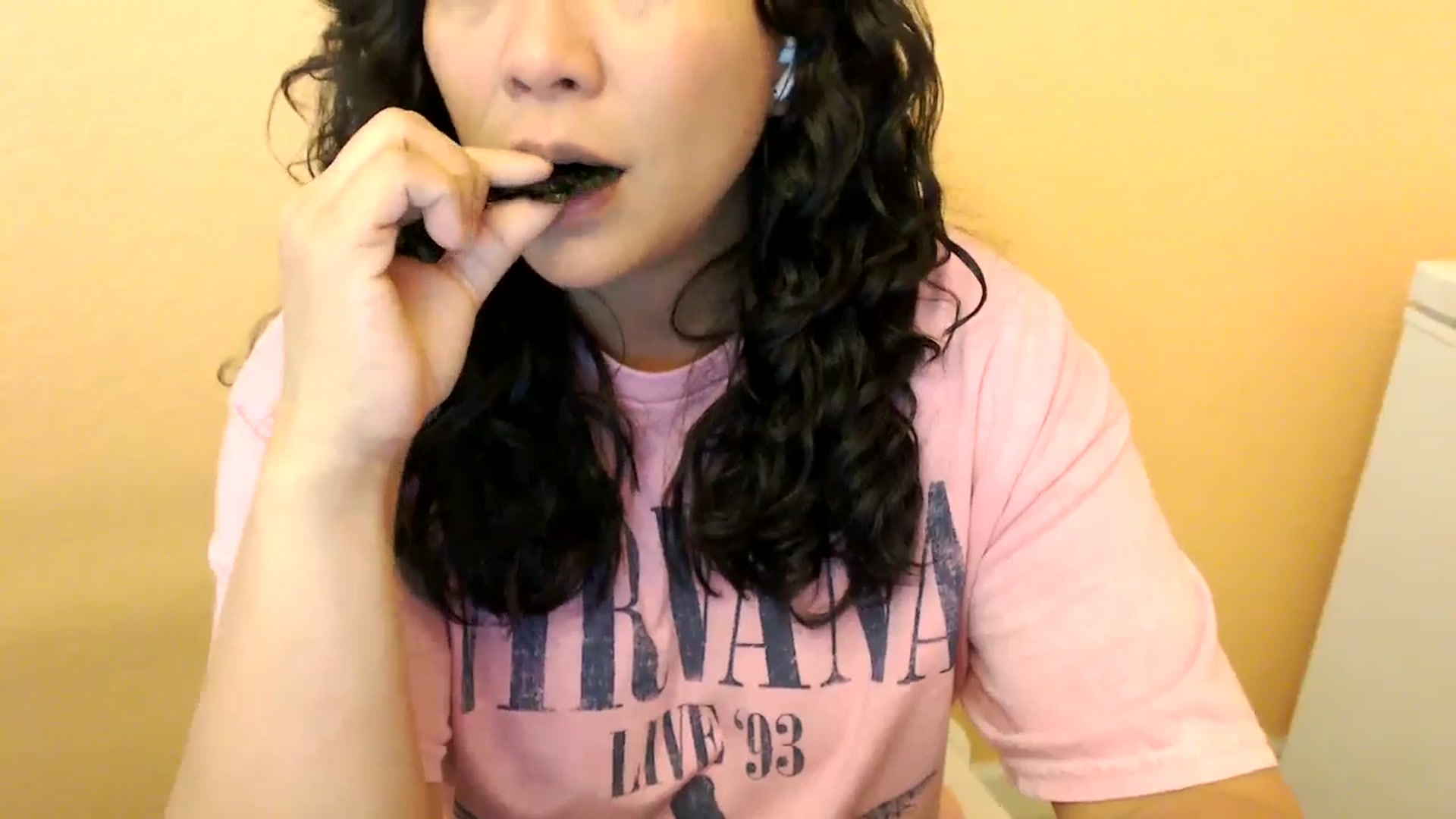 Gallery image thumbnail from MickaylaStar's myfreecams stream on, 03/18/2025, 17:07 image 14 of 20