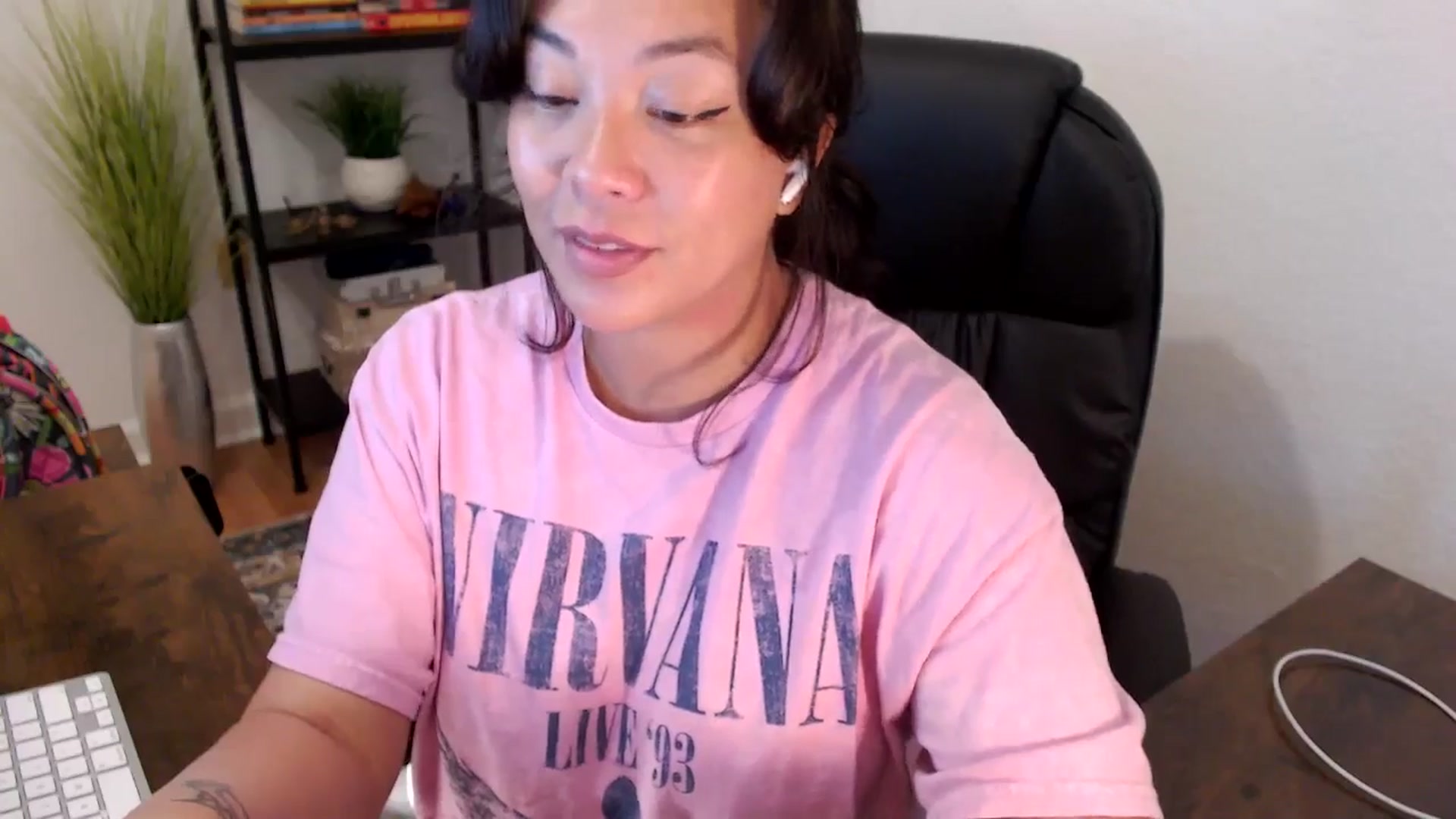 Gallery image thumbnail from MickaylaStar's myfreecams stream on, 03/24/2025, 14:41 image 7 of 20