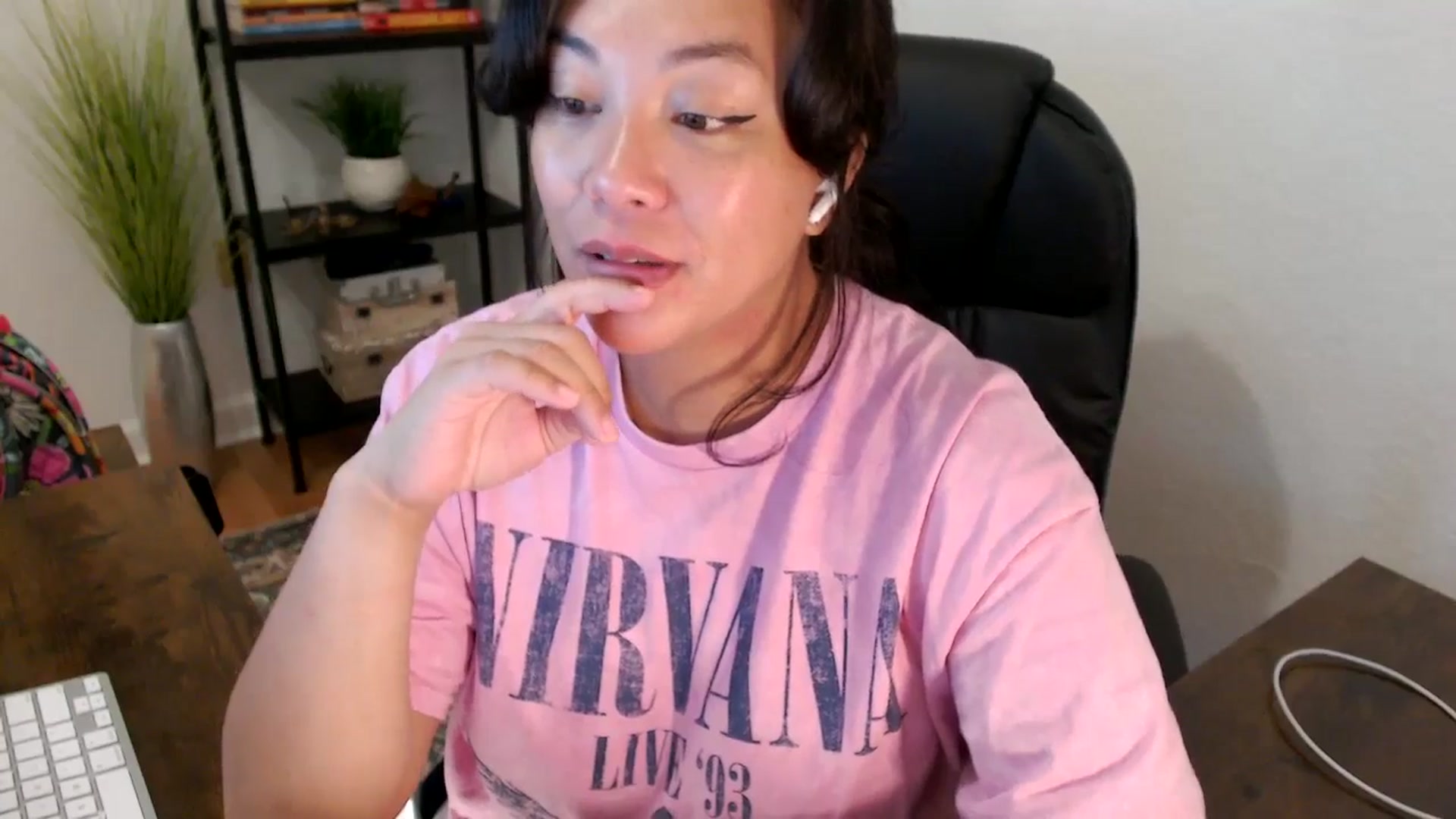 Gallery image thumbnail from MickaylaStar's myfreecams stream on, 03/24/2025, 14:41 image 8 of 20
