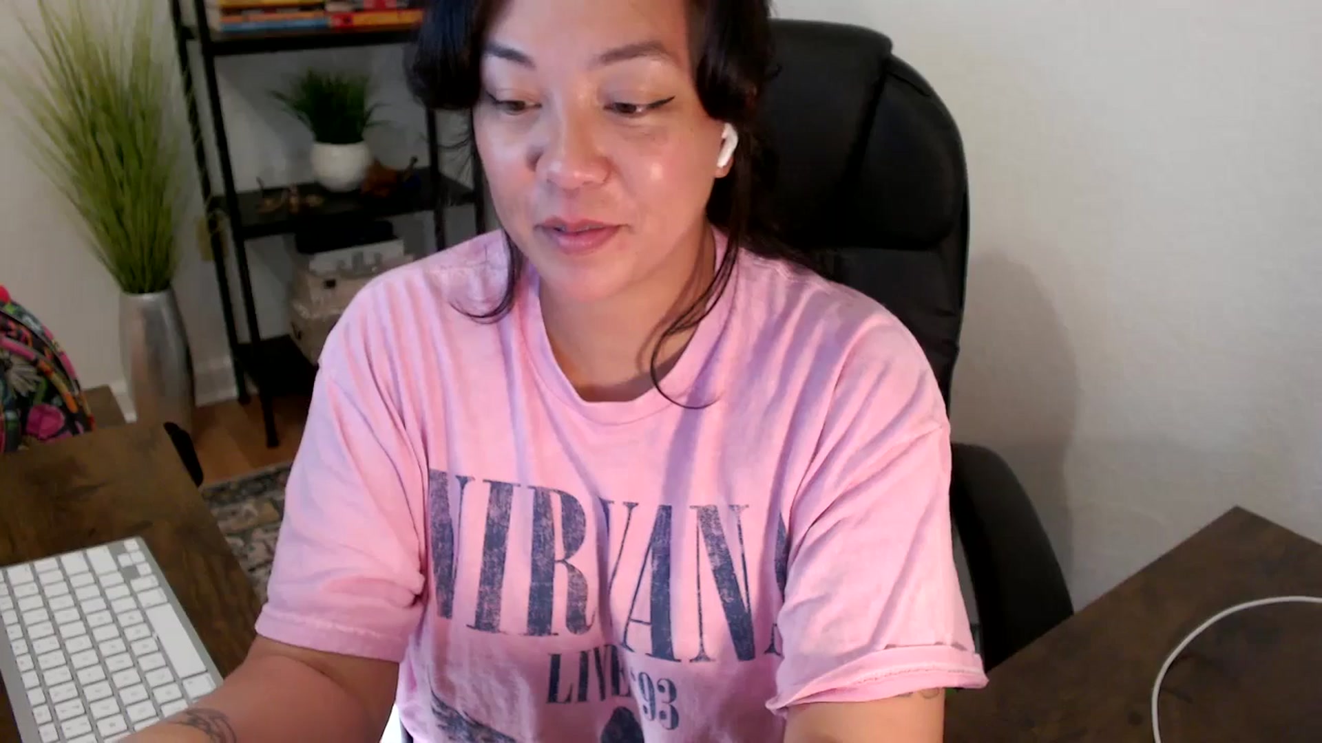 Gallery image thumbnail from MickaylaStar's myfreecams stream on, 03/24/2025, 14:54 image 10 of 20